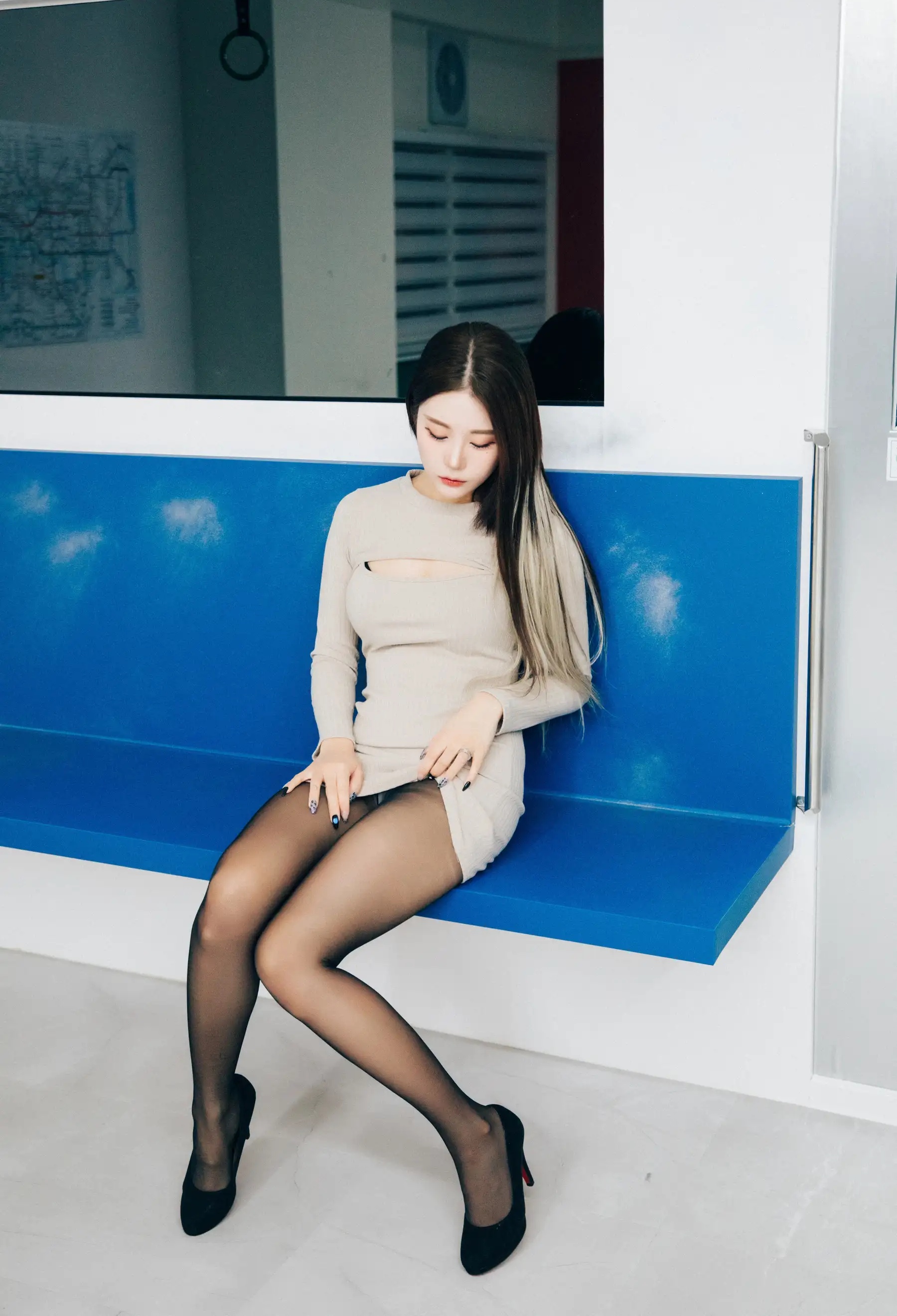 [Loozy] Bondage Subway 主题写真 [10P]Xiuren秀人写真高清美女套图写真下载-看套图看套图