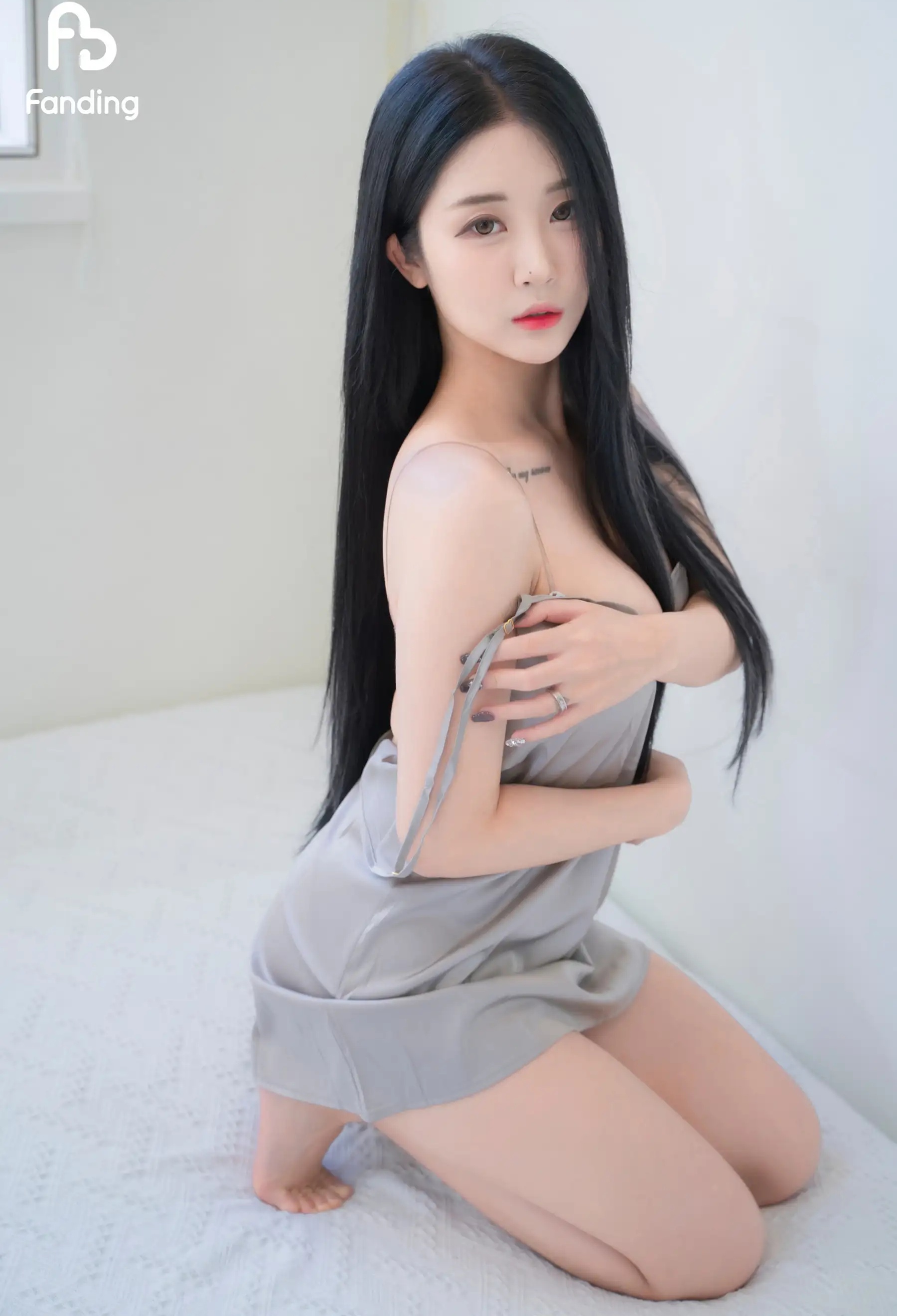 韩国美女模特Bomi No.067 - Gray Slip 主题写真 [10P]Xiuren秀人写真高清美女套图写真下载-看套图看套图
