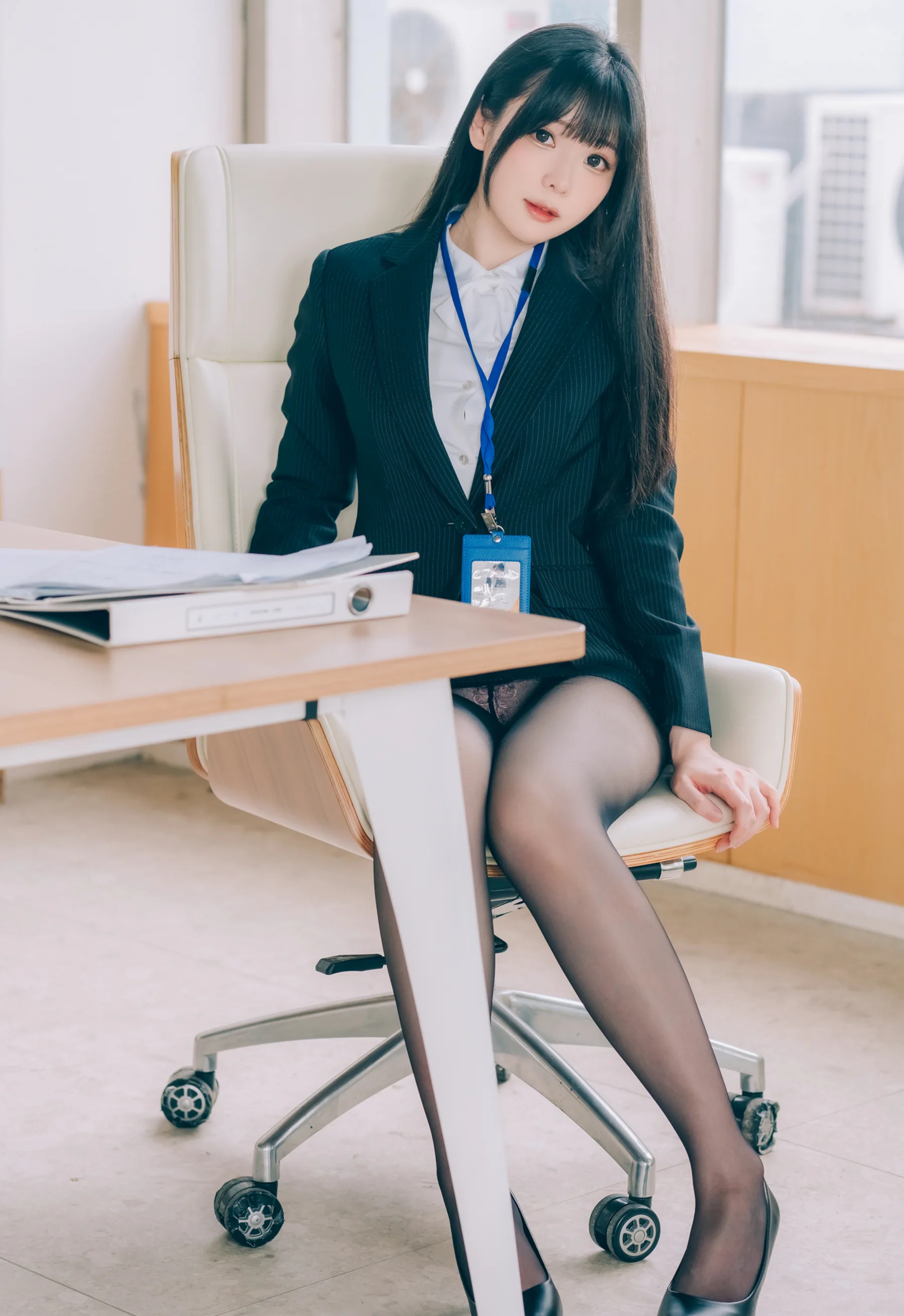 Coser美女_霜月shimo_No.145 &ndash; 秘密辦公室 Shimo' Secret Office [125P]Xiuren秀人写真高清美女套图写真下载-看套图看套图