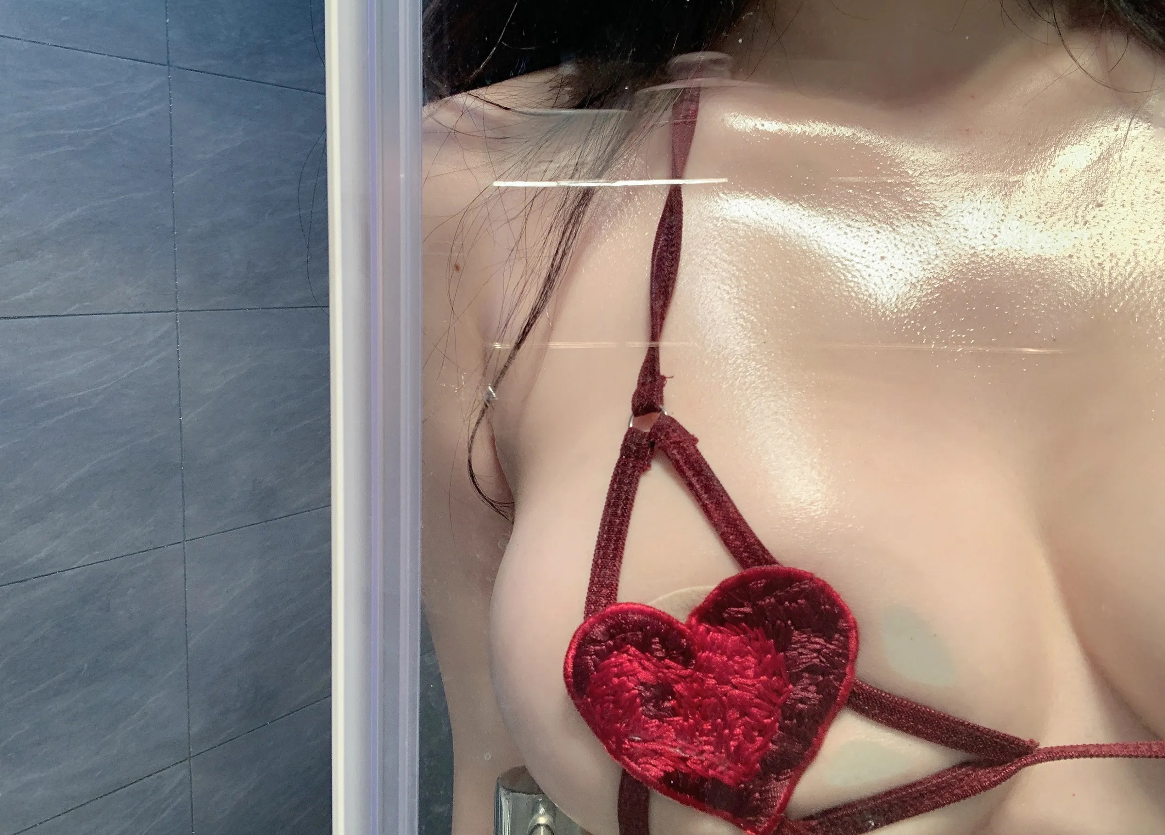 Coser美女_是依酱吖_No.064 七夕特辑-爱心比基尼 主题写真 [21P]-看套图