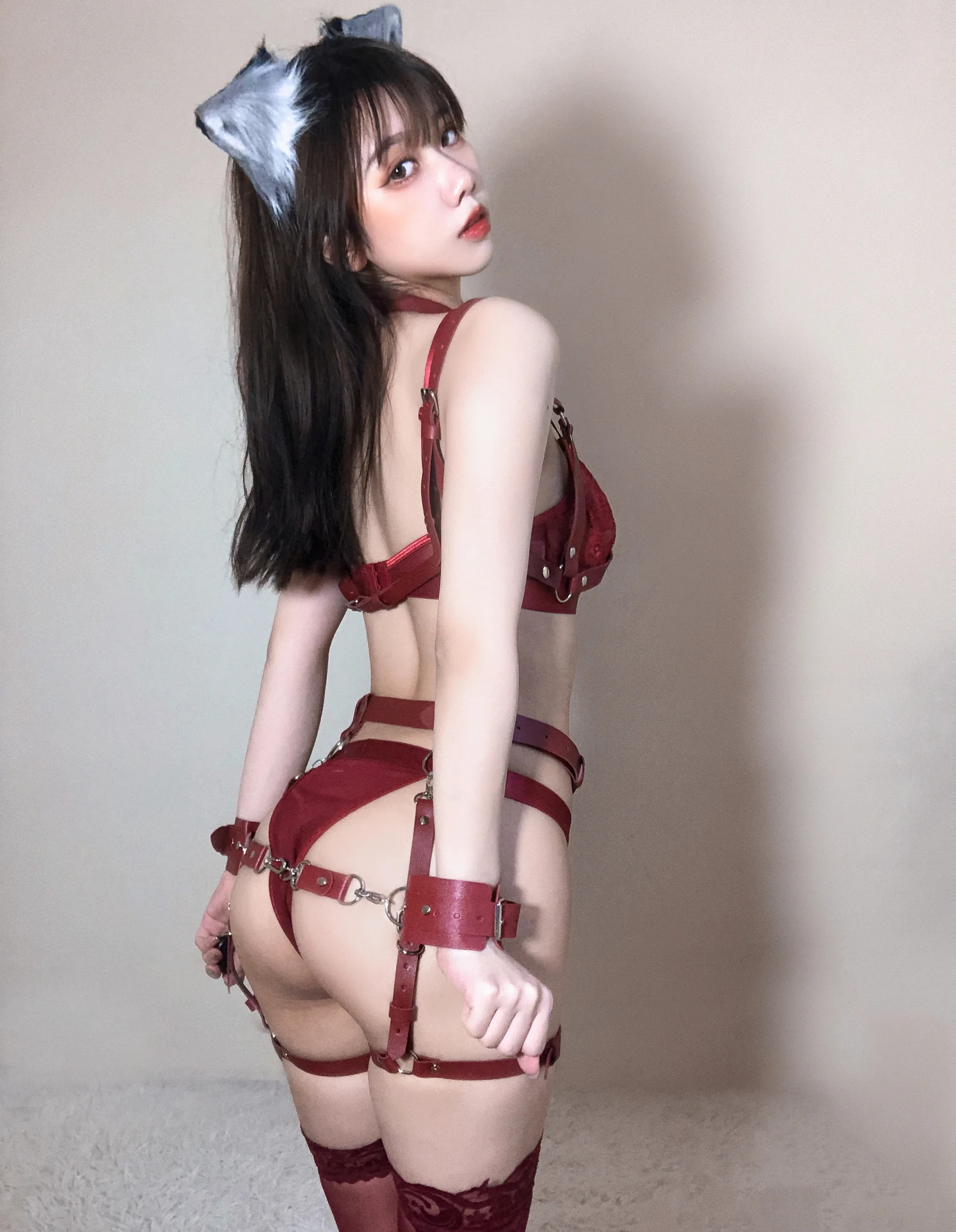 Coser美女_果咩酱w_No.030 &ndash; 红太狼 主题写真 [40P]-看套图