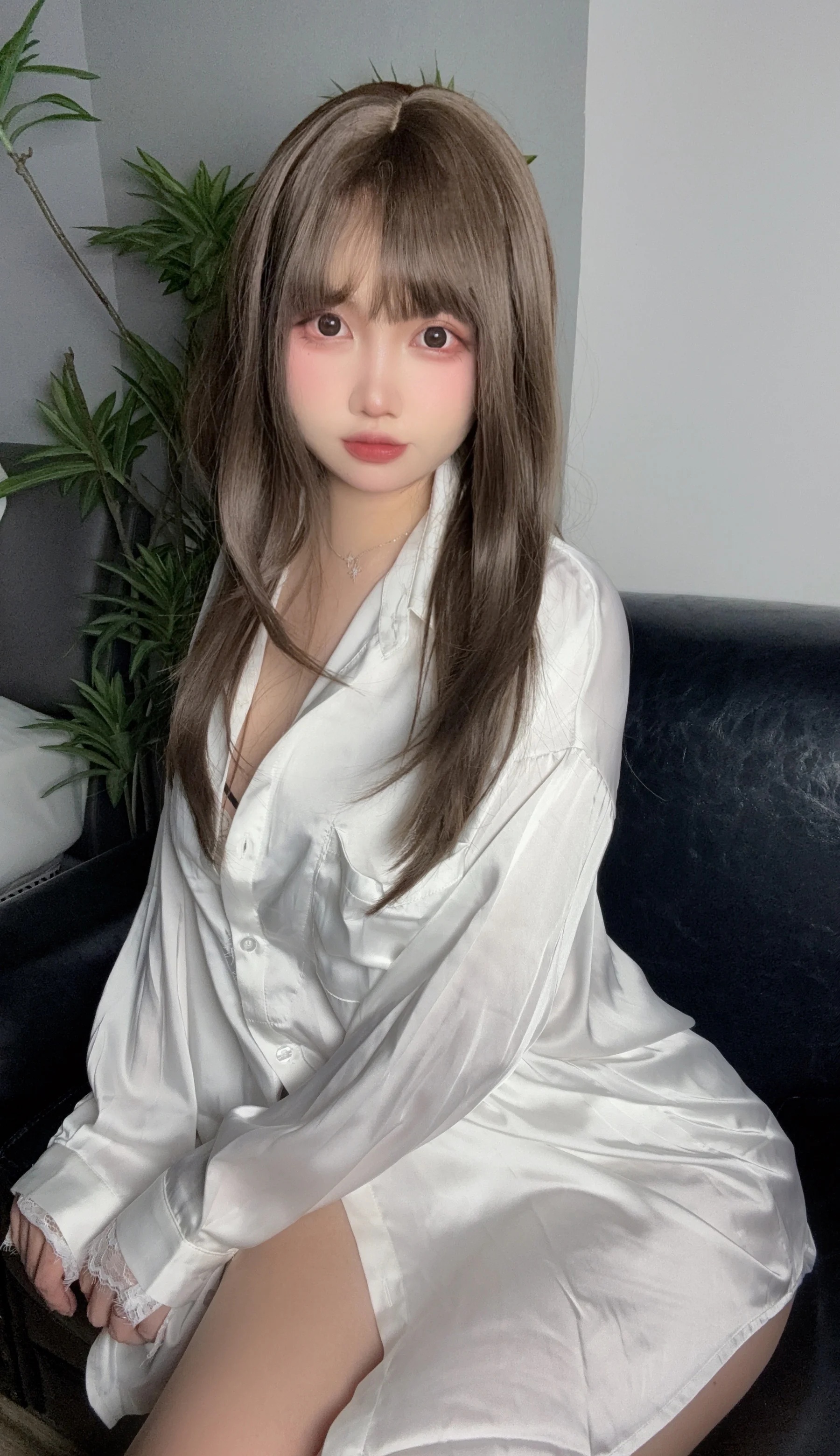 Coser美女_洛桑w伊梓_No.013 &ndash; 专属衬衫雪糕 主题写真 [37P]-看套图