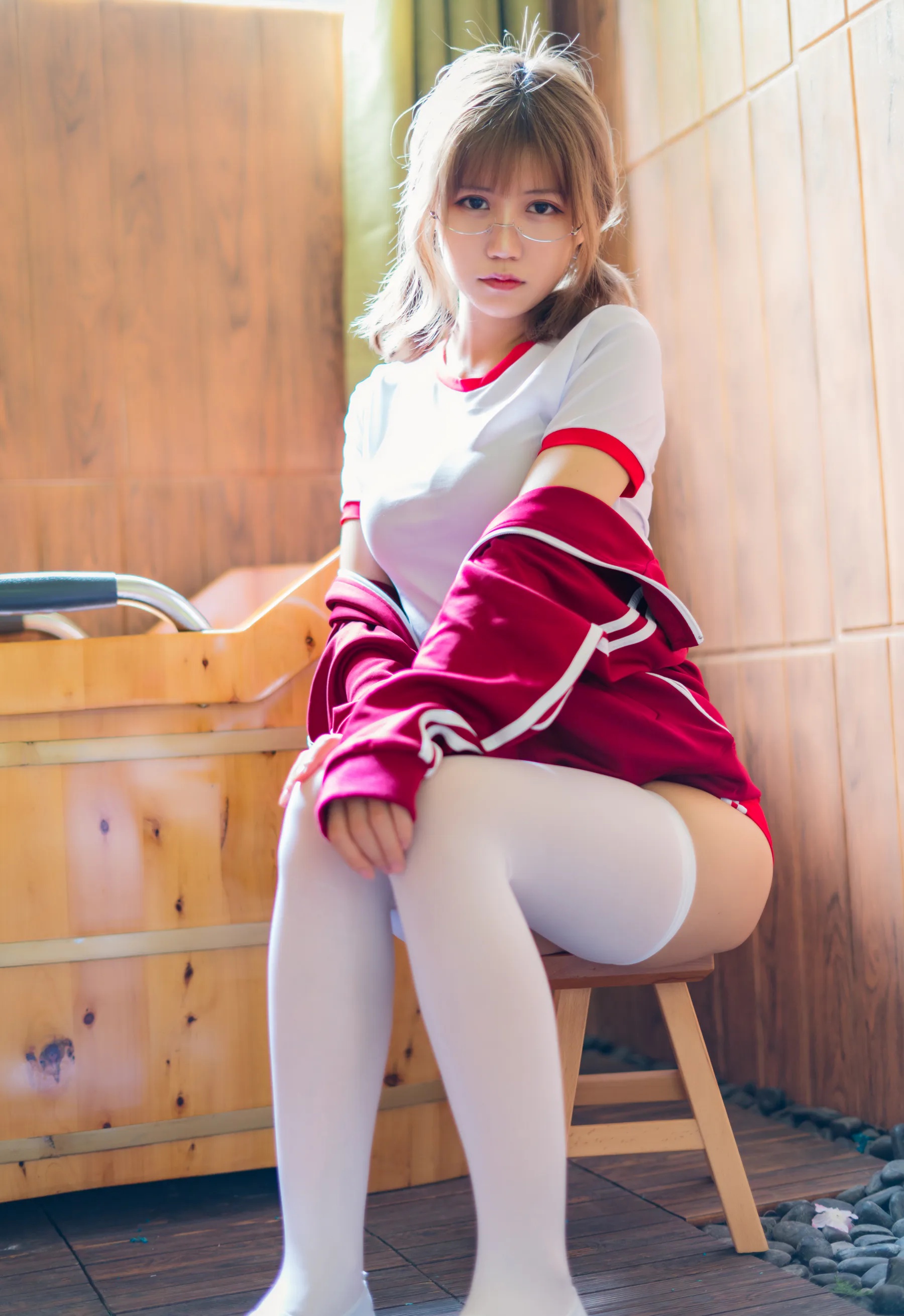 二次元博主_小仓千代w_No.004 红色体操服 主题写真 [48P]Xiuren秀人写真高清美女套图写真下载-看套图看套图