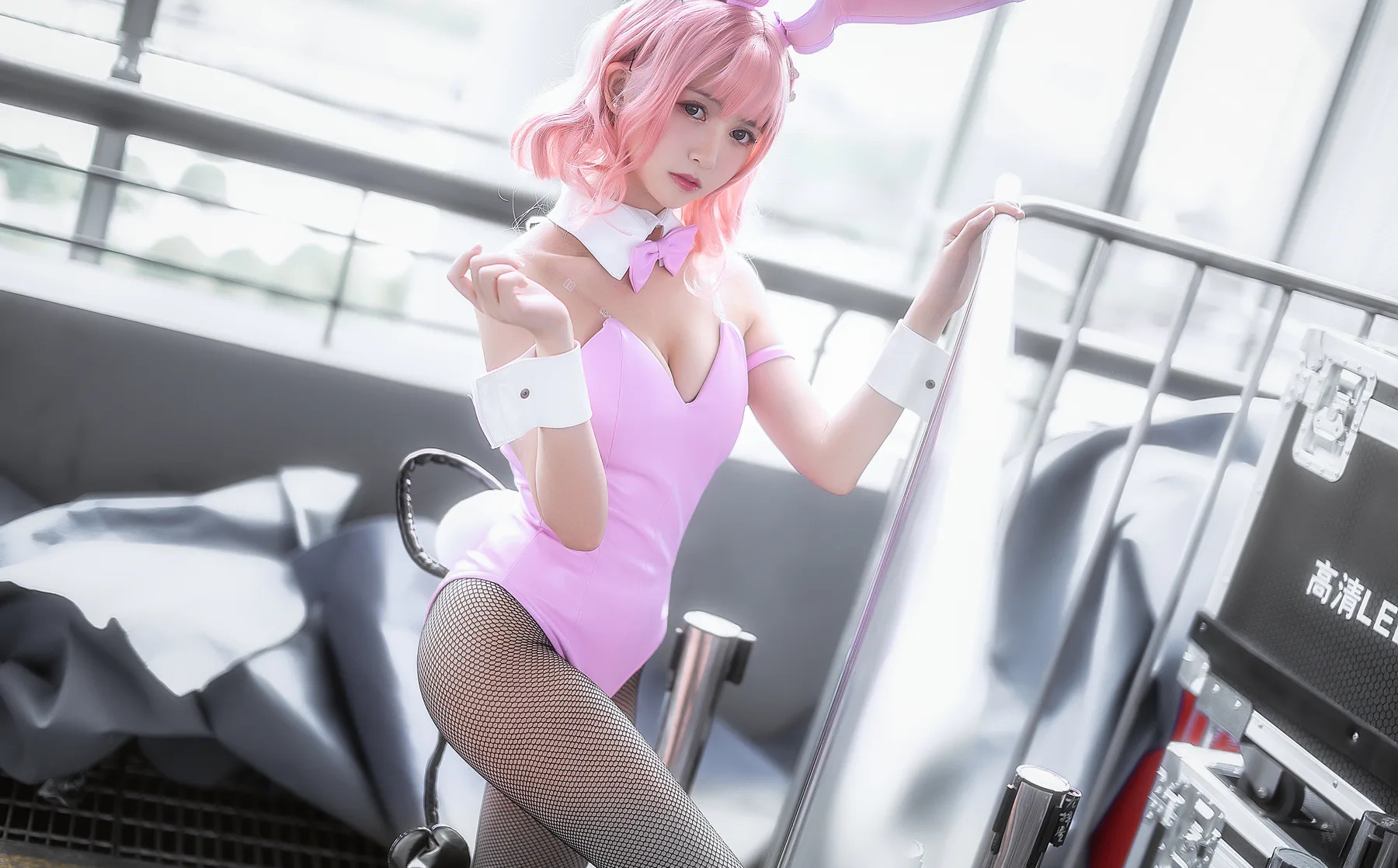 动漫博主_鳗鱼霏儿_No.007 粉红兔女郎 主题写真 [9P]Xiuren秀人写真高清美女套图写真下载-看套图看套图