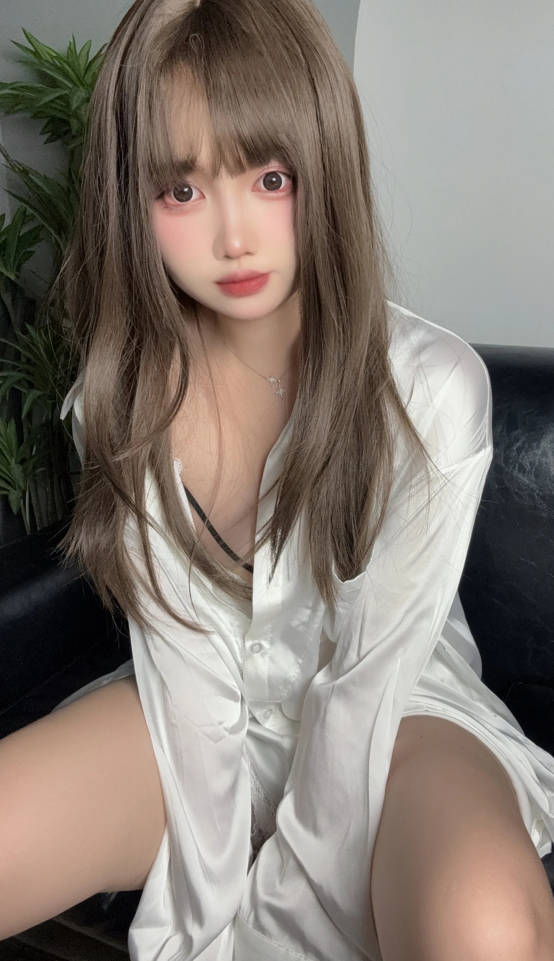 Coser美女_洛桑w伊梓_No.013 &ndash; 专属衬衫雪糕 主题写真 [37P]-看套图
