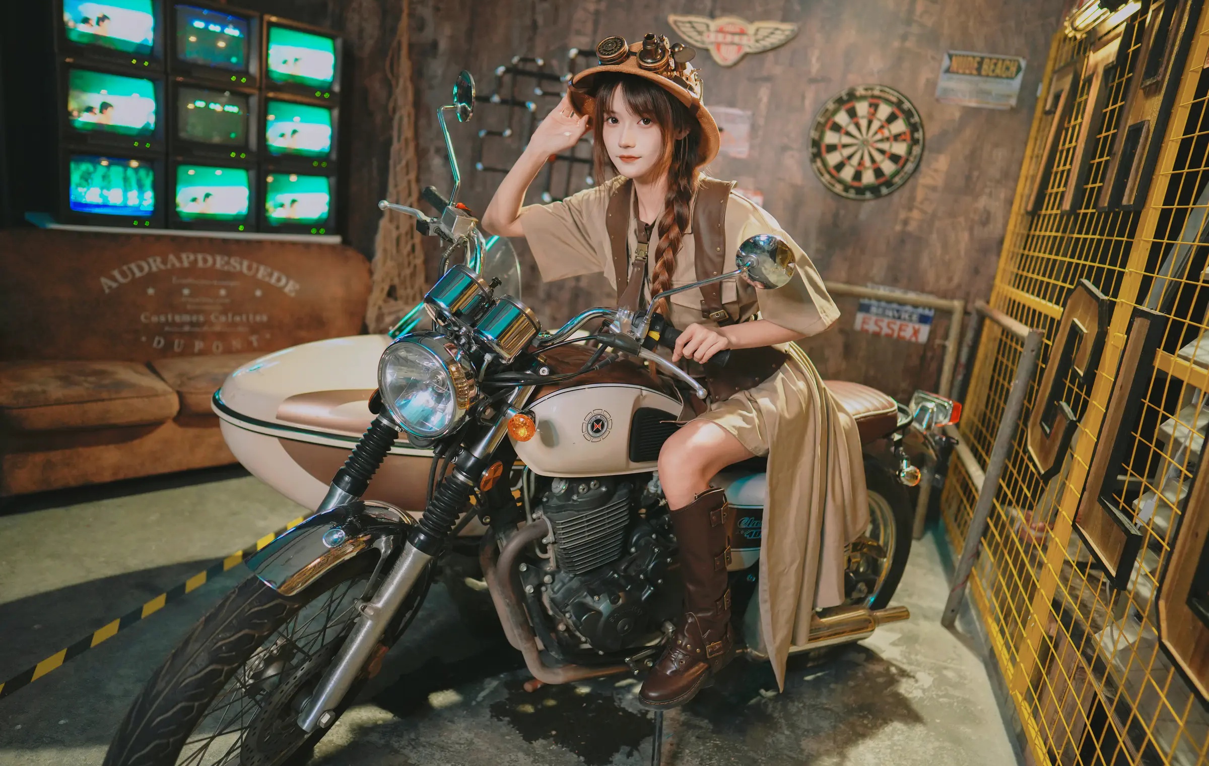 颜值博主_兔子Zzz不吃胡萝卜_No.132 &ndash; 跟我一起探险吧 主题写真 [31P]-看套图