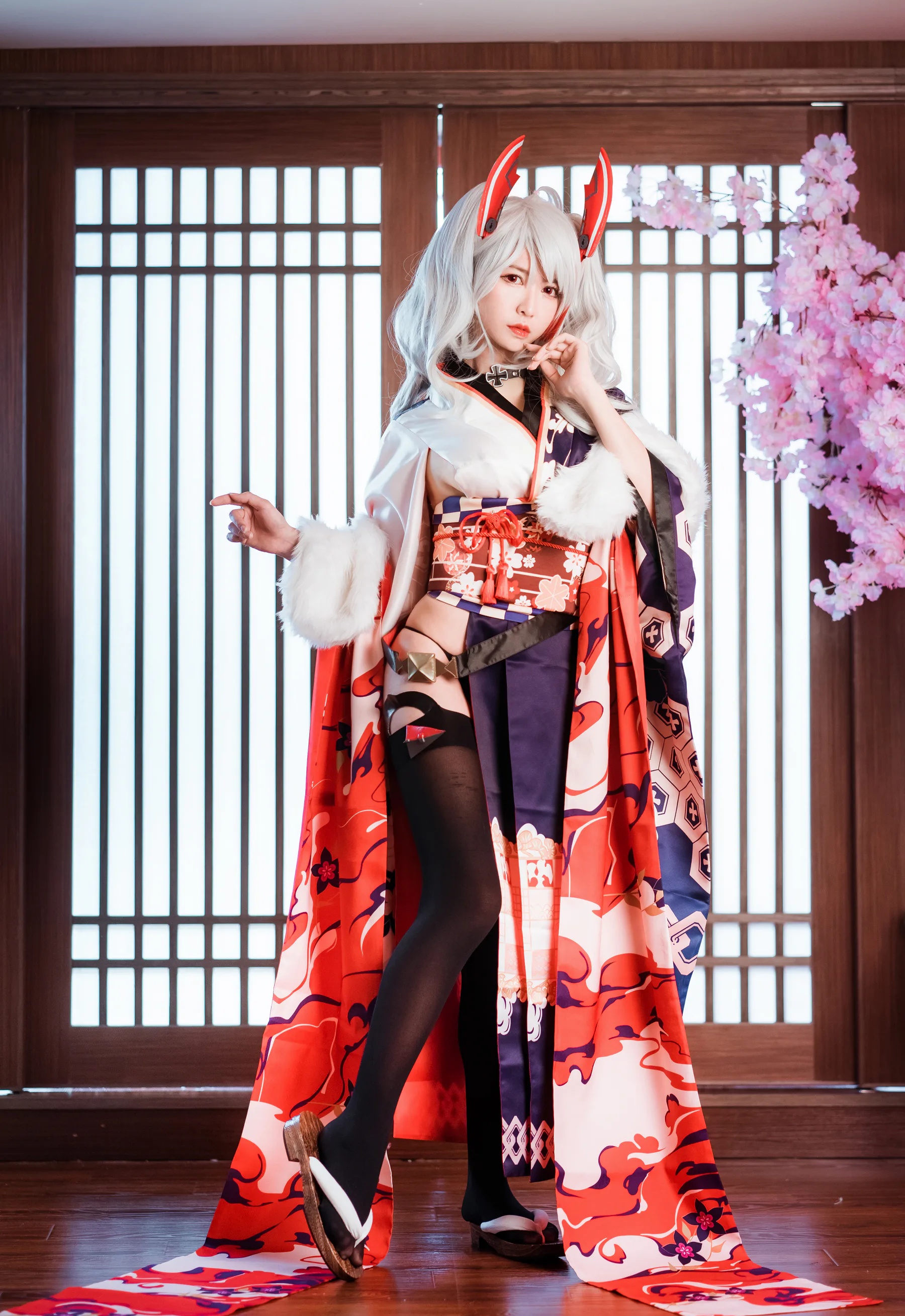 动漫博主_鳗鱼霏儿_No.020 欧根亲王 主题写真 [17P]Xiuren秀人写真高清美女套图写真下载-看套图看套图