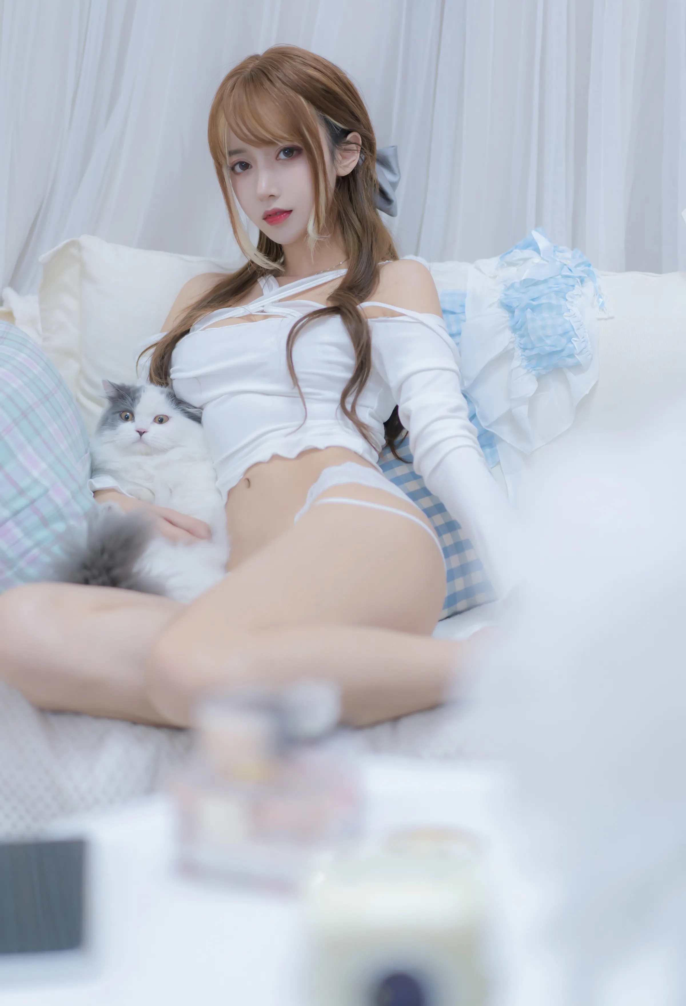 Coser美女_过期米线线喵_No.114 我和猫 主题写真 [90P]Xiuren秀人写真高清美女套图写真下载-看套图看套图