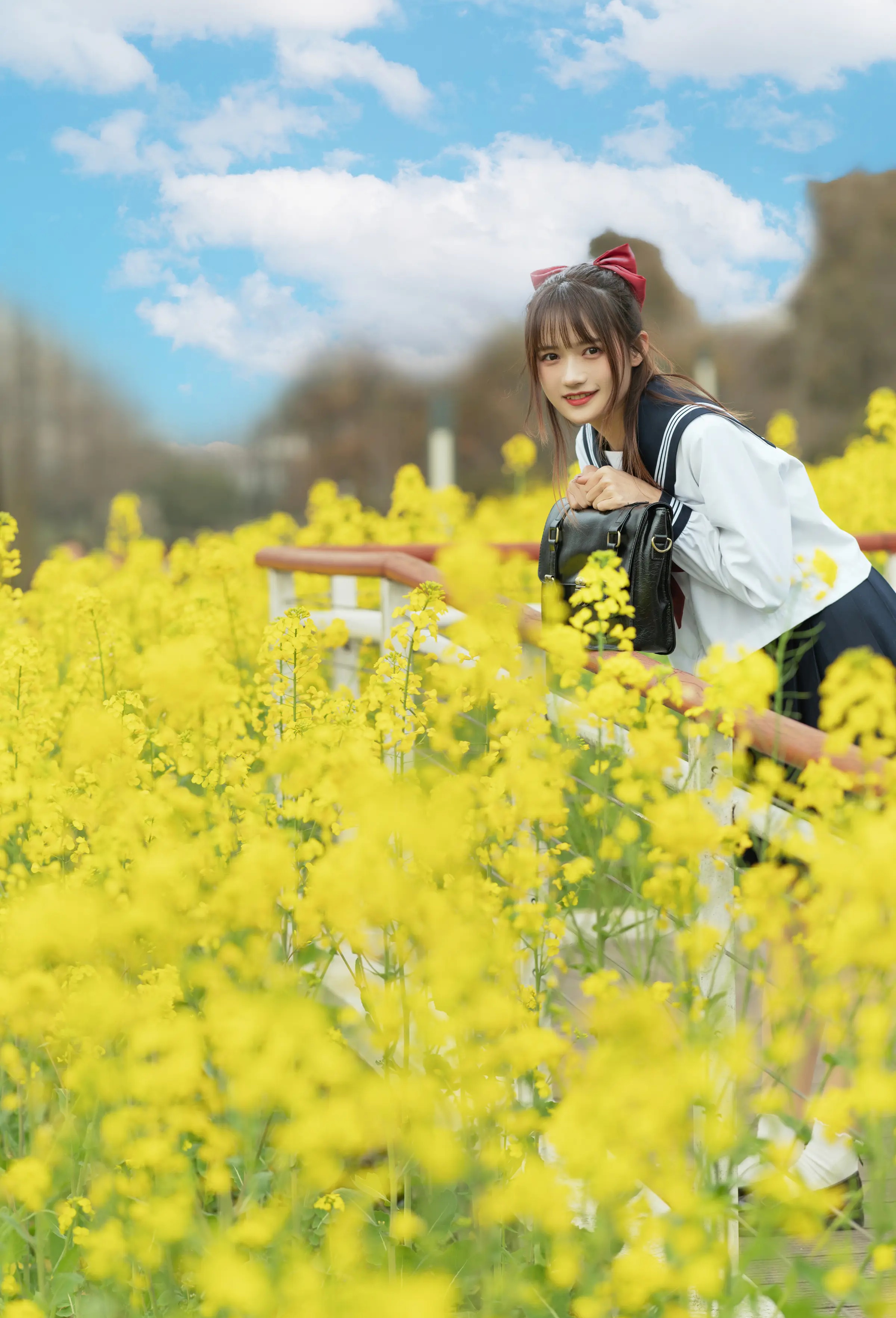 颜值博主_兔子Zzz不吃胡萝卜_No.062 &ndash; 追追风 主题写真 [32P]Xiuren秀人写真高清美女套图写真下载-看套图看套图