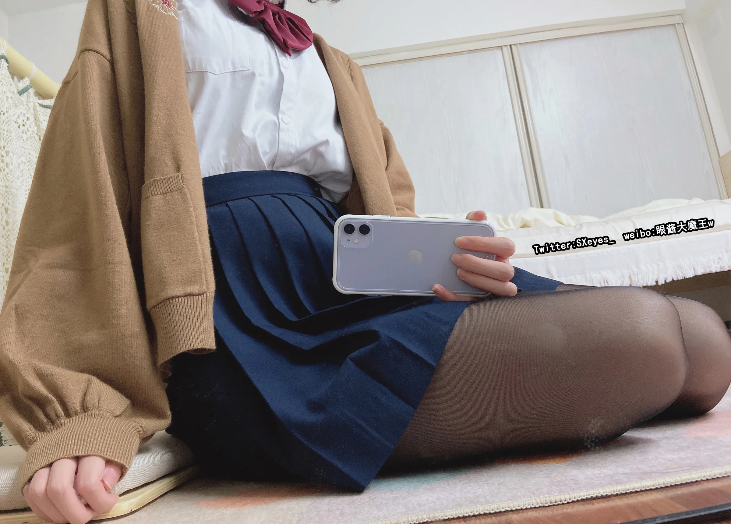 Coser美女_眼酱大魔王w_No.063 &ndash; 制服 主题写真 [30P]Xiuren秀人写真高清美女套图写真下载-看套图看套图