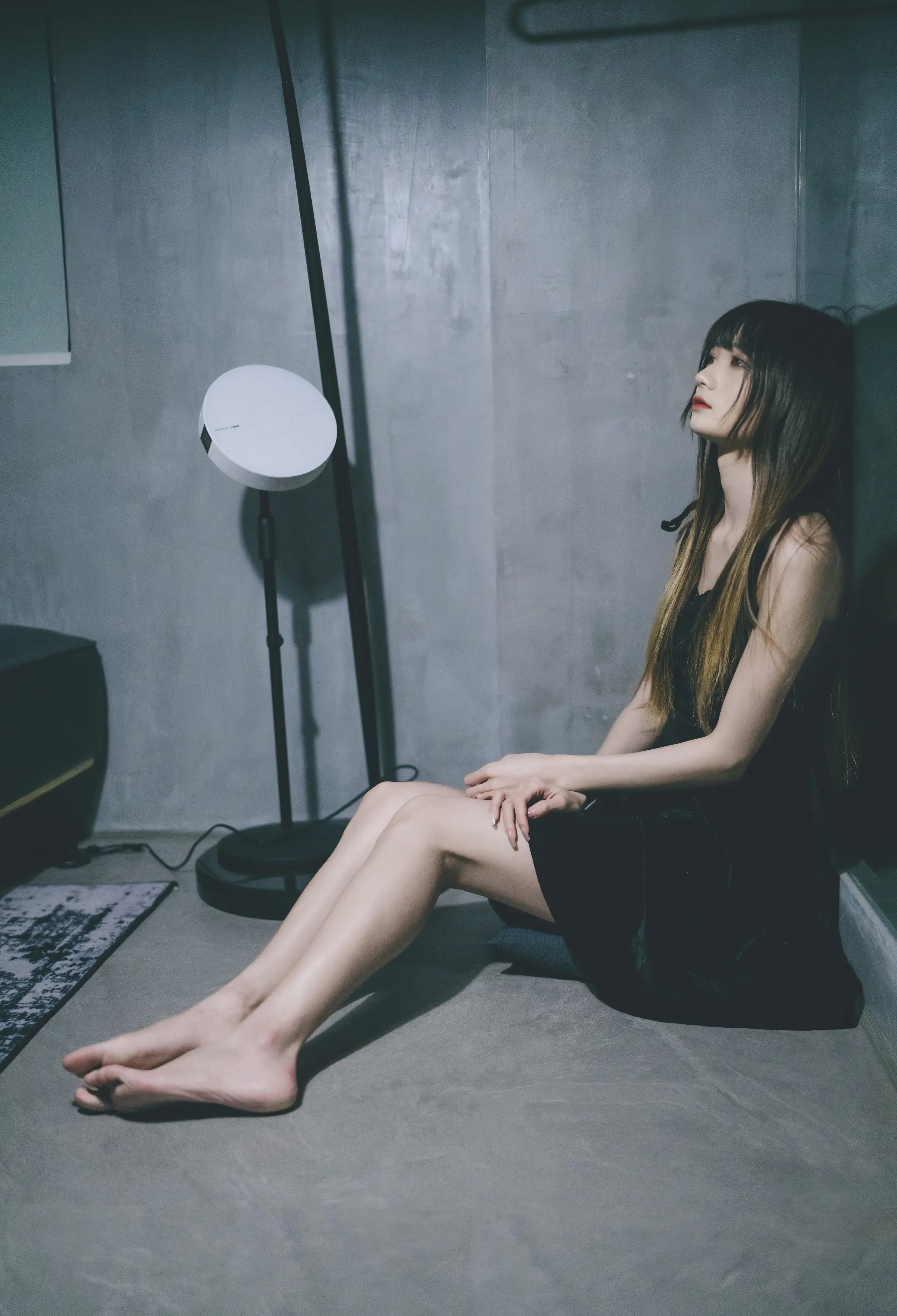 颜值博主_兔子Zzz不吃胡萝卜_No.076 &ndash; 煎熬 主题写真 [22P]Xiuren秀人写真高清美女套图写真下载-看套图看套图