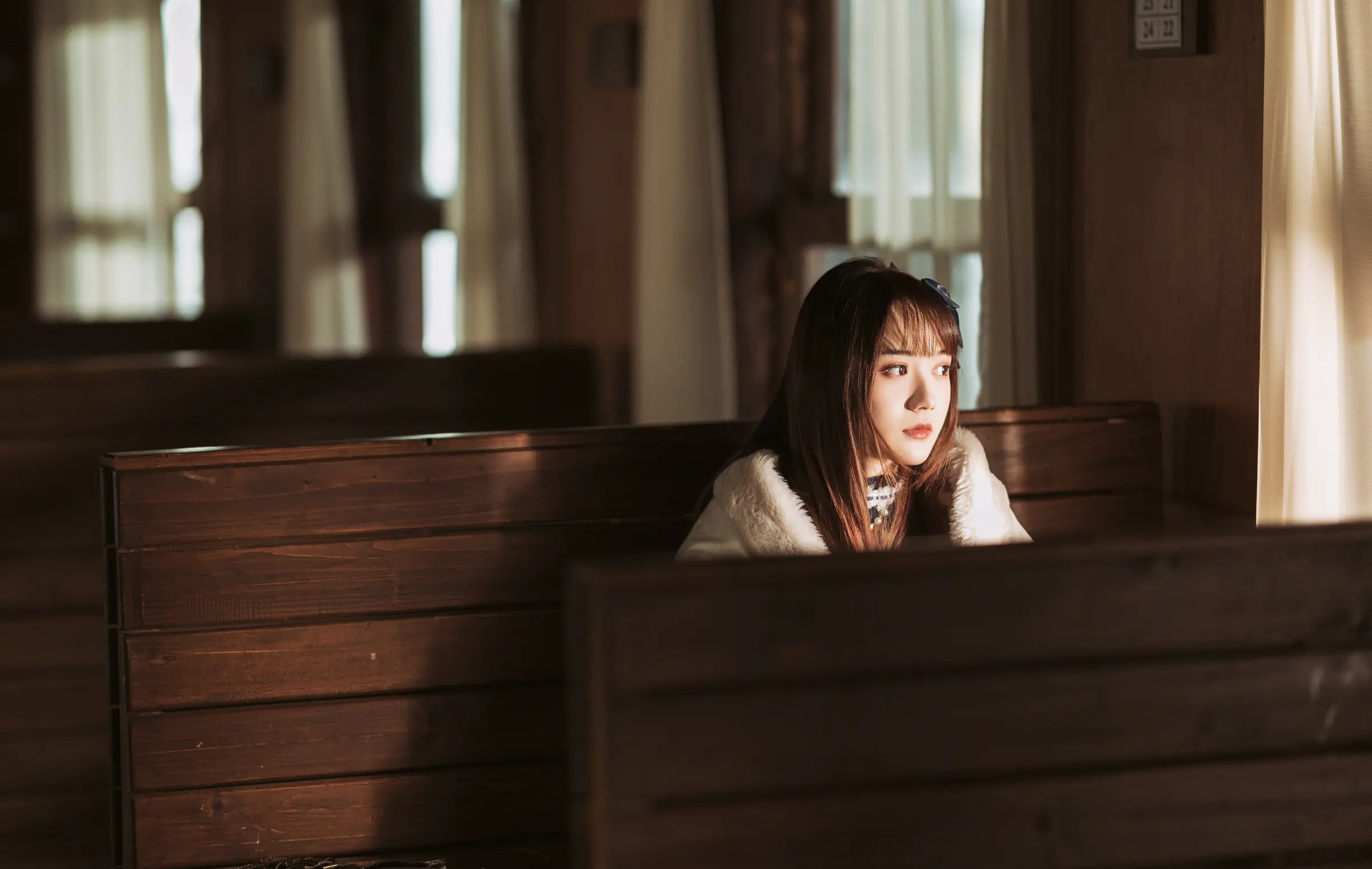 颜值博主_兔子Zzz不吃胡萝卜_No.060 &ndash; 远行 主题写真 [28P]Xiuren秀人写真高清美女套图写真下载-看套图看套图