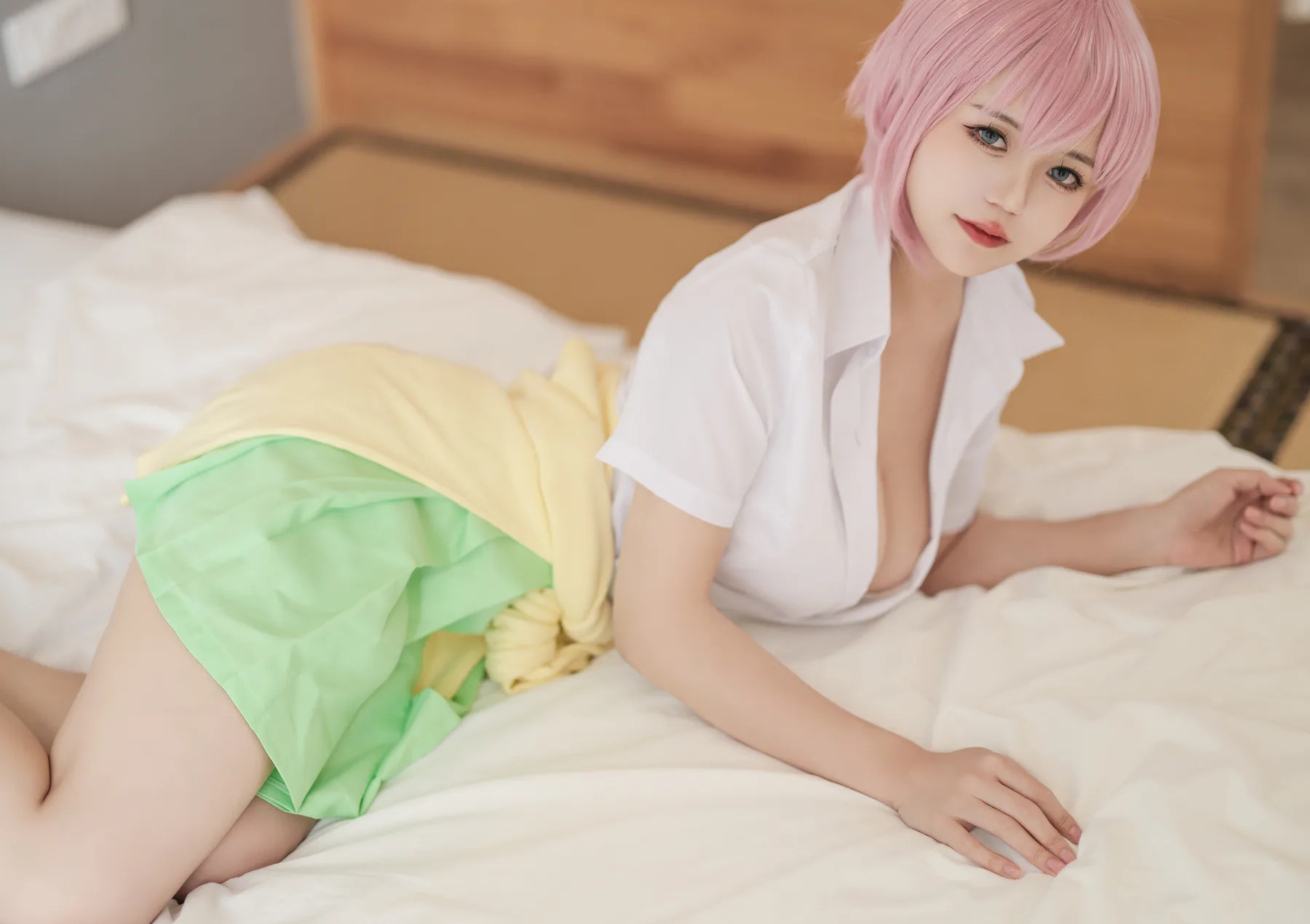 二次元博主_小仓千代w_No.092 &ndash; 2023.08 drinking 主题写真 [112P]Xiuren秀人写真高清美女套图写真下载-看套图看套图
