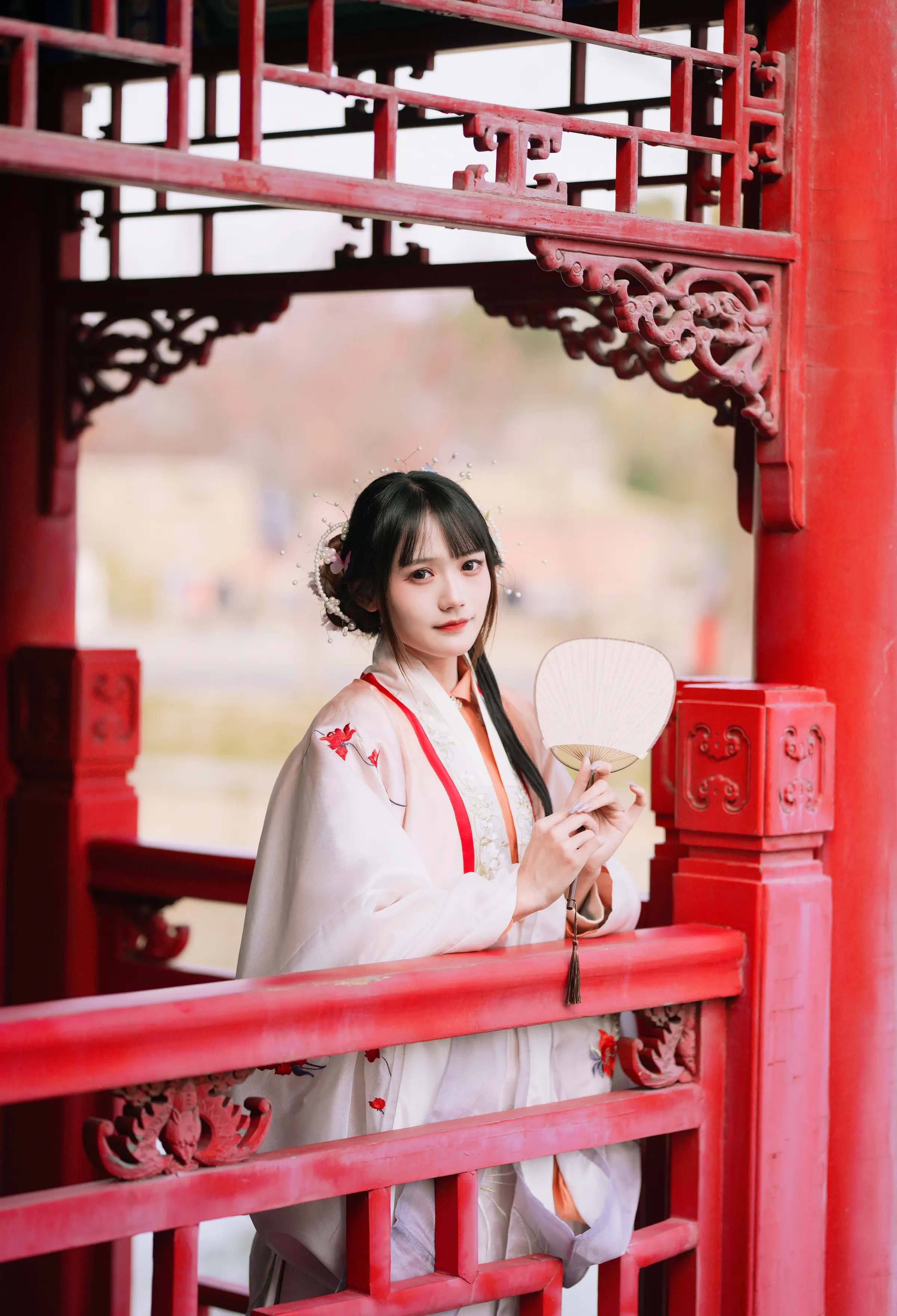 颜值博主_兔子Zzz不吃胡萝卜_No.139 &ndash; 红叶新赋 主题写真 [37P]Xiuren秀人写真高清美女套图写真下载-看套图看套图