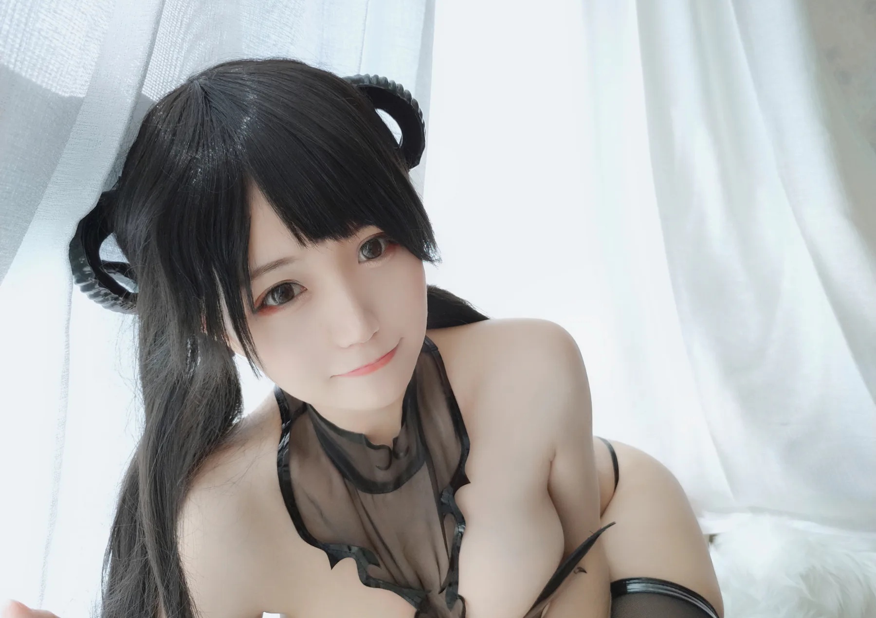 二次元博主_小仓千代w_No.005 魅魔 主题写真 [32P]Xiuren秀人写真高清美女套图写真下载-看套图看套图