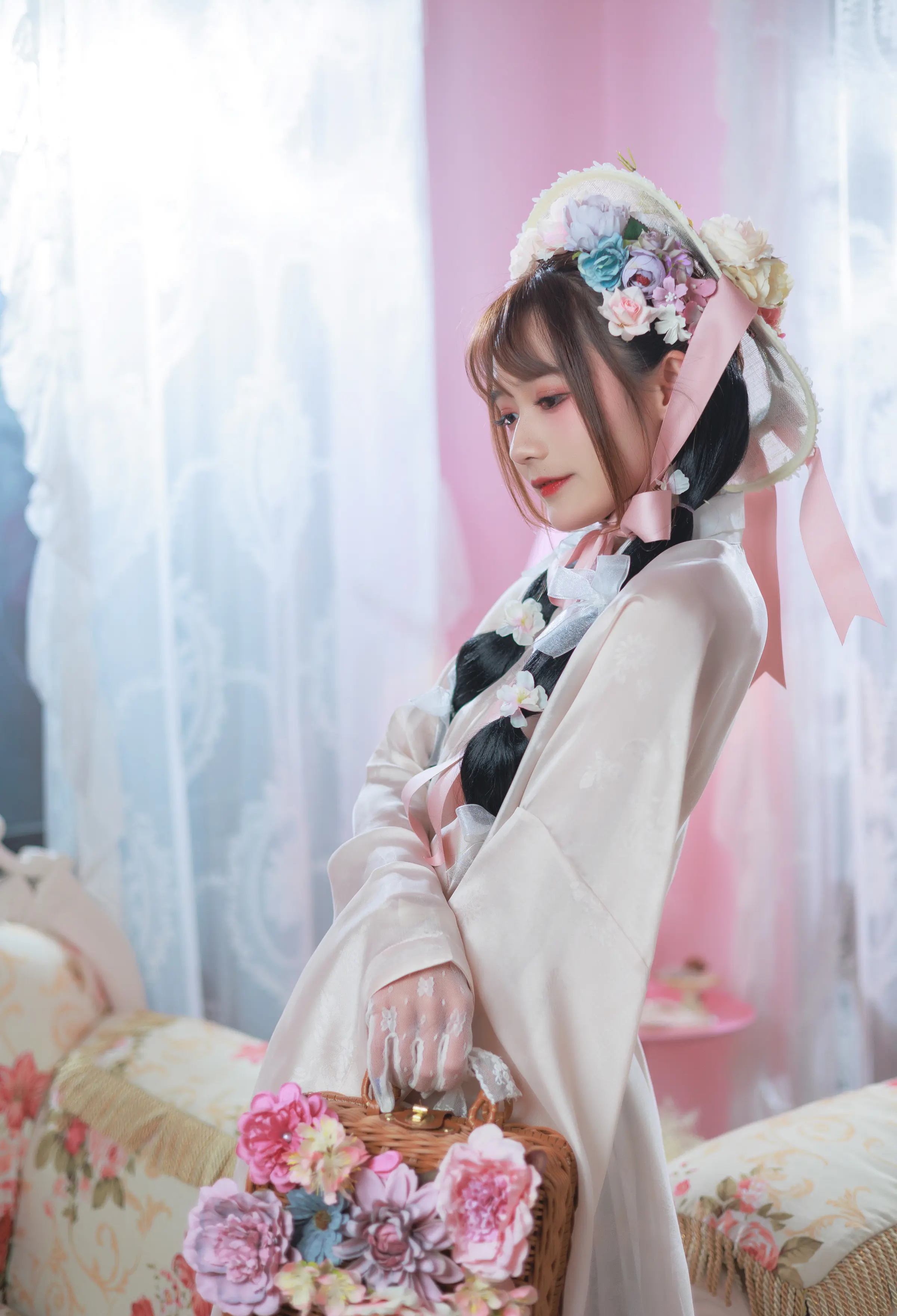 颜值博主_兔子Zzz不吃胡萝卜_No.067 &ndash; 明公主的茶会 主题写真 [35P]Xiuren秀人写真高清美女套图写真下载-看套图看套图
