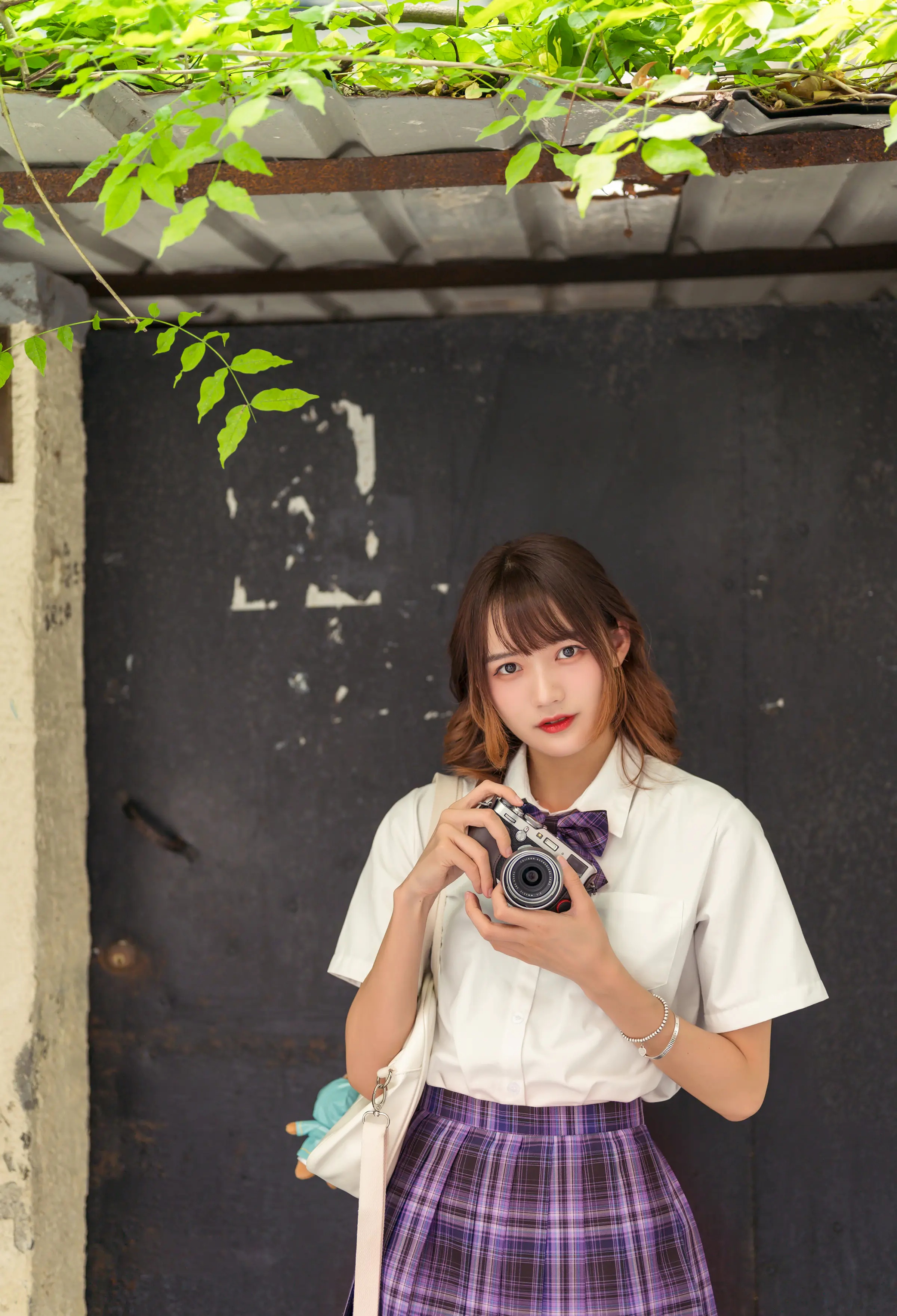 颜值博主_兔子Zzz不吃胡萝卜_No.055 &ndash; 文艺少女 主题写真 [23P]Xiuren秀人写真高清美女套图写真下载-看套图看套图