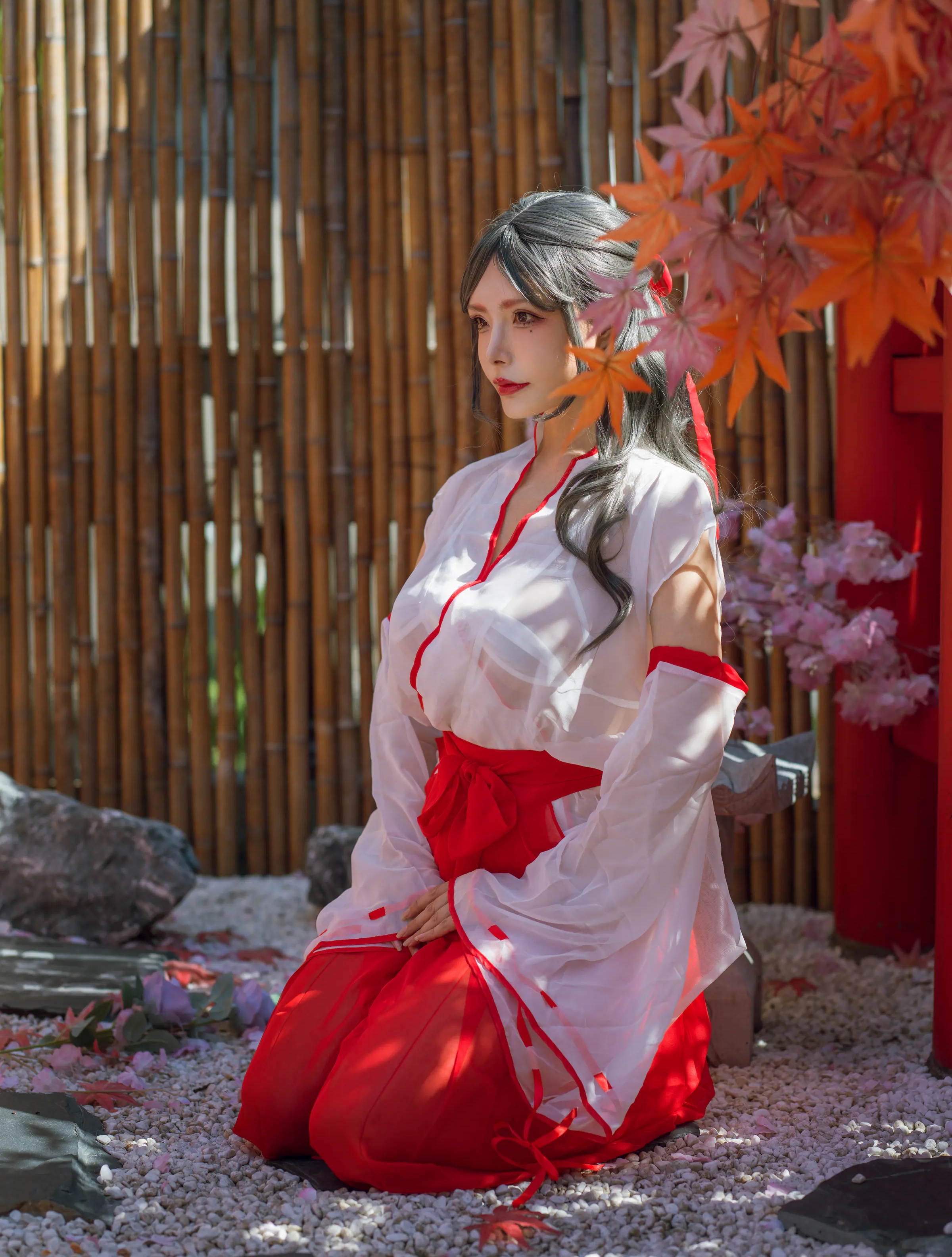成熟御姐_秋和柯基_No.105 &ndash; 汤池巫女 主题写真 [53P]Xiuren秀人写真高清美女套图写真下载-看套图看套图