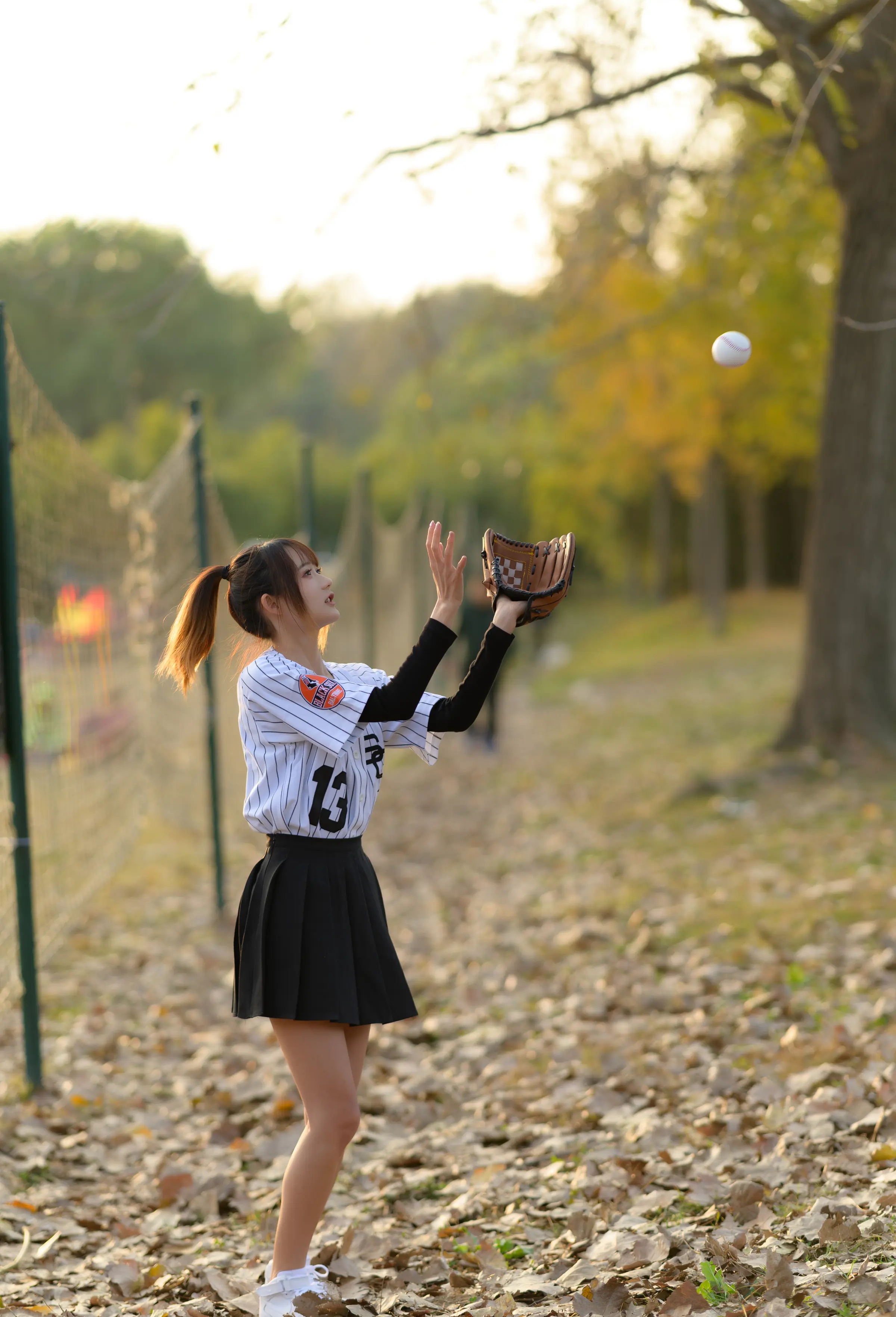 颜值博主_兔子Zzz不吃胡萝卜_No.072 &ndash; 棒球少女 主题写真 [36P]Xiuren秀人写真高清美女套图写真下载-看套图看套图