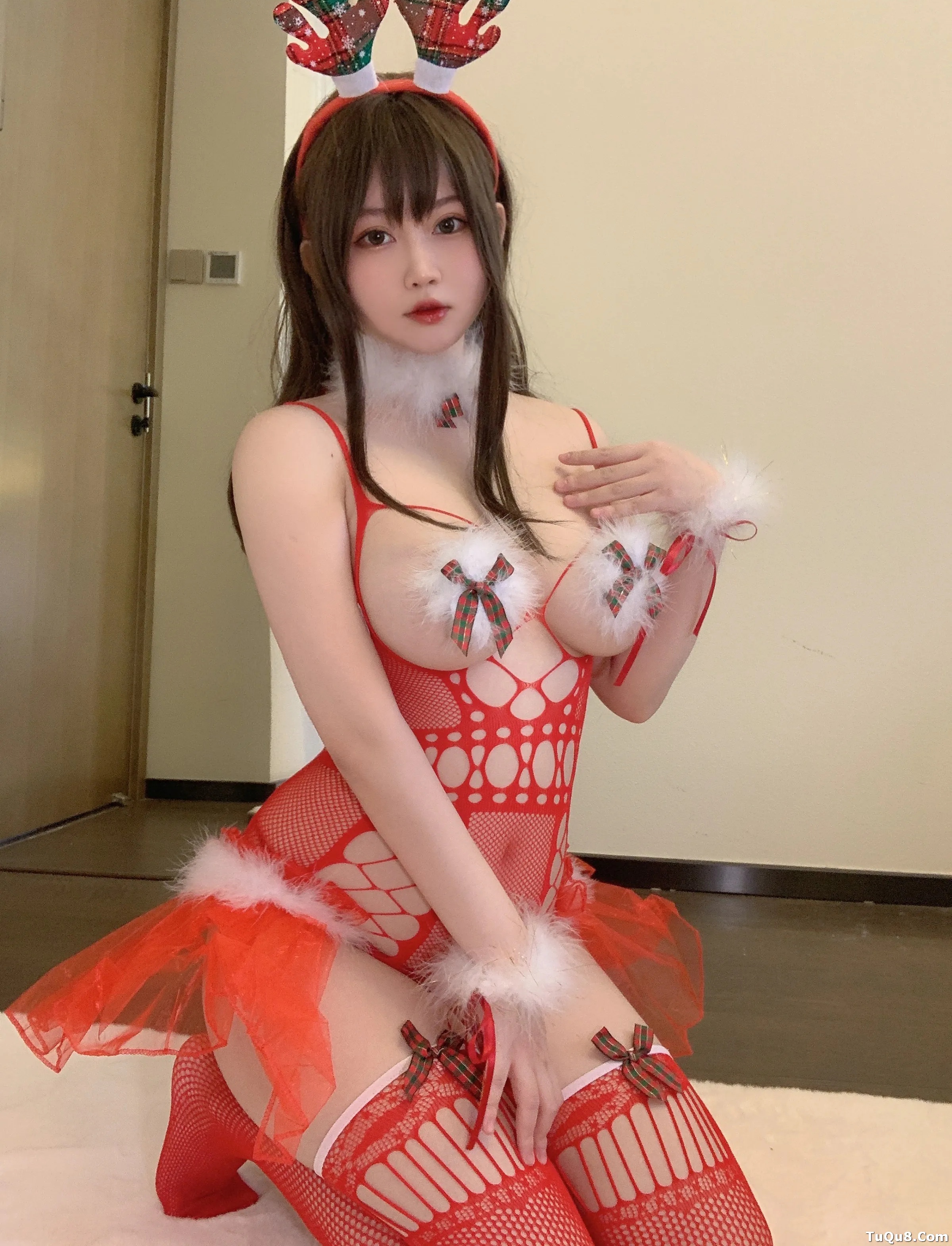 Coser美女_是依酱吖_No.045 圣诞特辑-驯鹿 主题写真 [25P]Xiuren秀人写真高清美女套图写真下载-看套图看套图