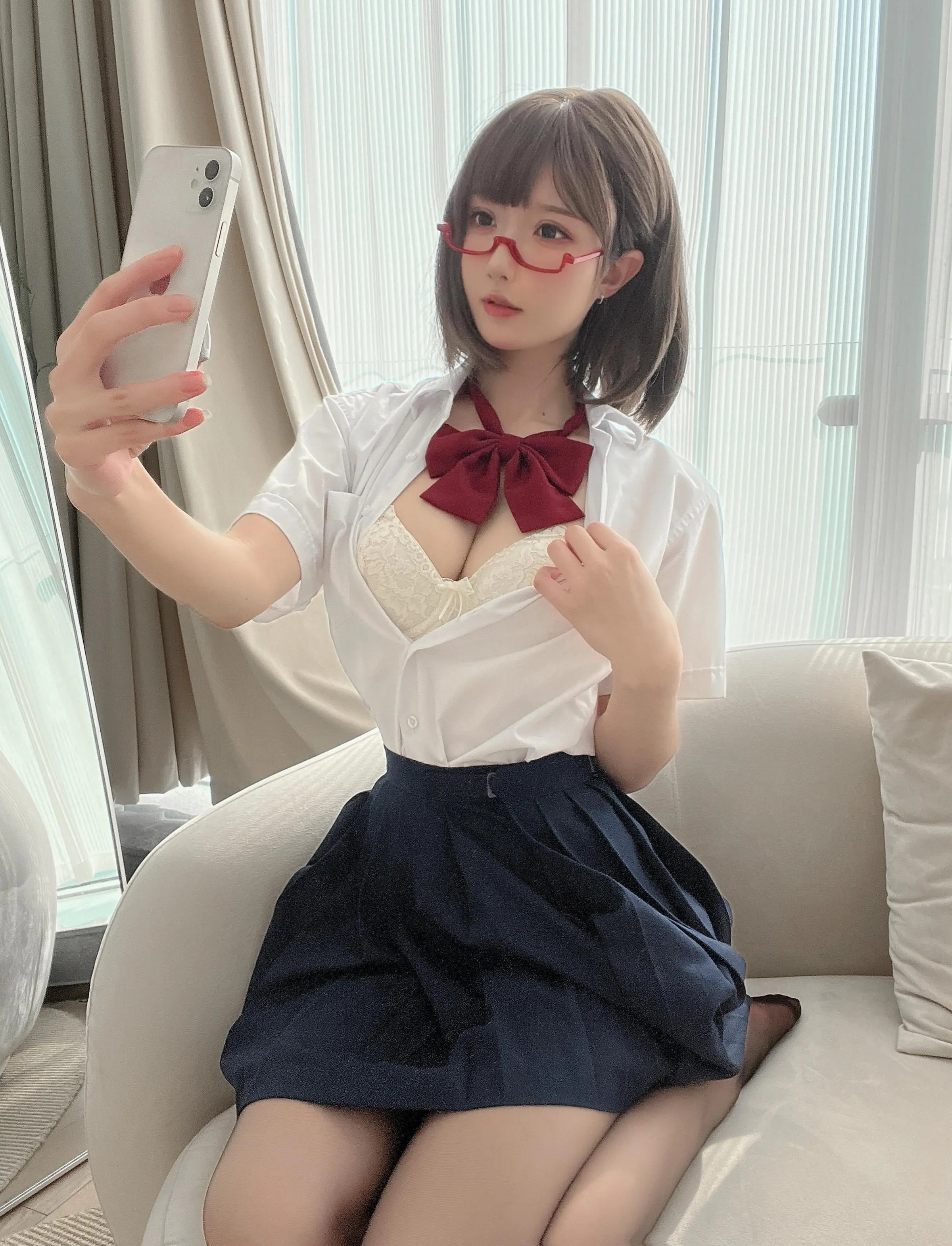 动漫博主_阿包也是兔娘_No.105 &ndash; 5月加冕 主题写真 [28P]-看套图