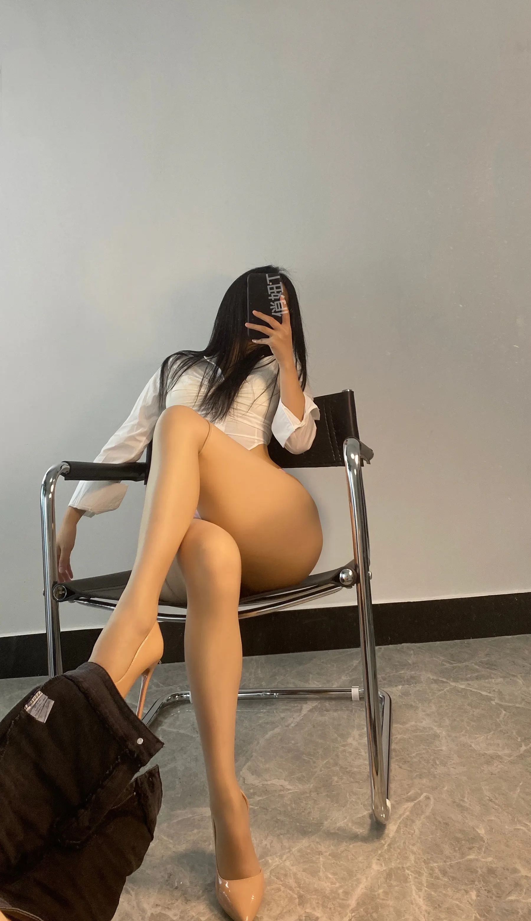 健身达人_俏妞QiaoniuTT_No.104 &ndash; 节日快乐 [21P]Xiuren秀人写真高清美女套图写真下载-看套图看套图