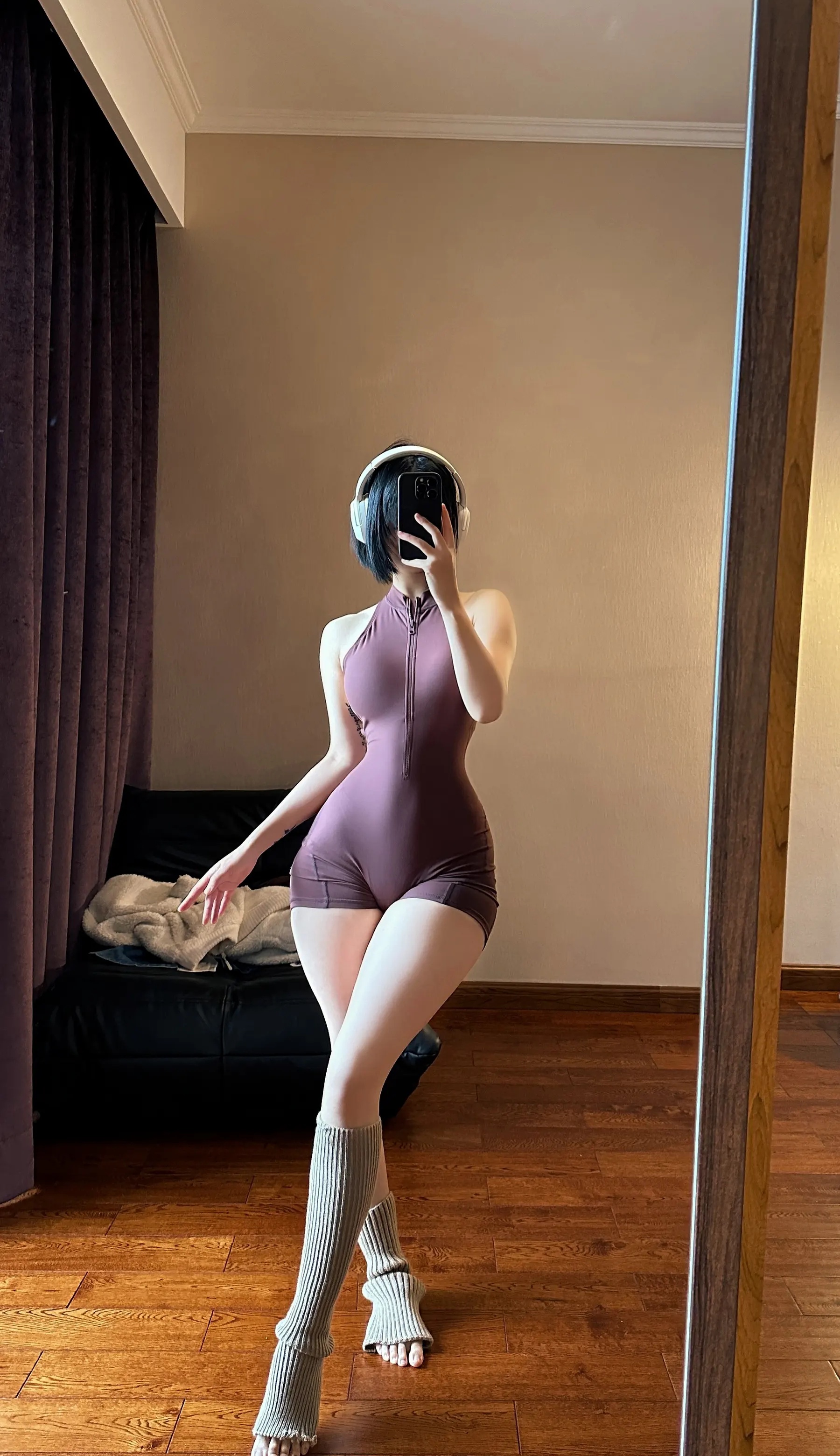 健身达人_俏妞QiaoniuTT_No.116 &ndash; 超短瑜伽 [15P]Xiuren秀人写真高清美女套图写真下载-看套图看套图