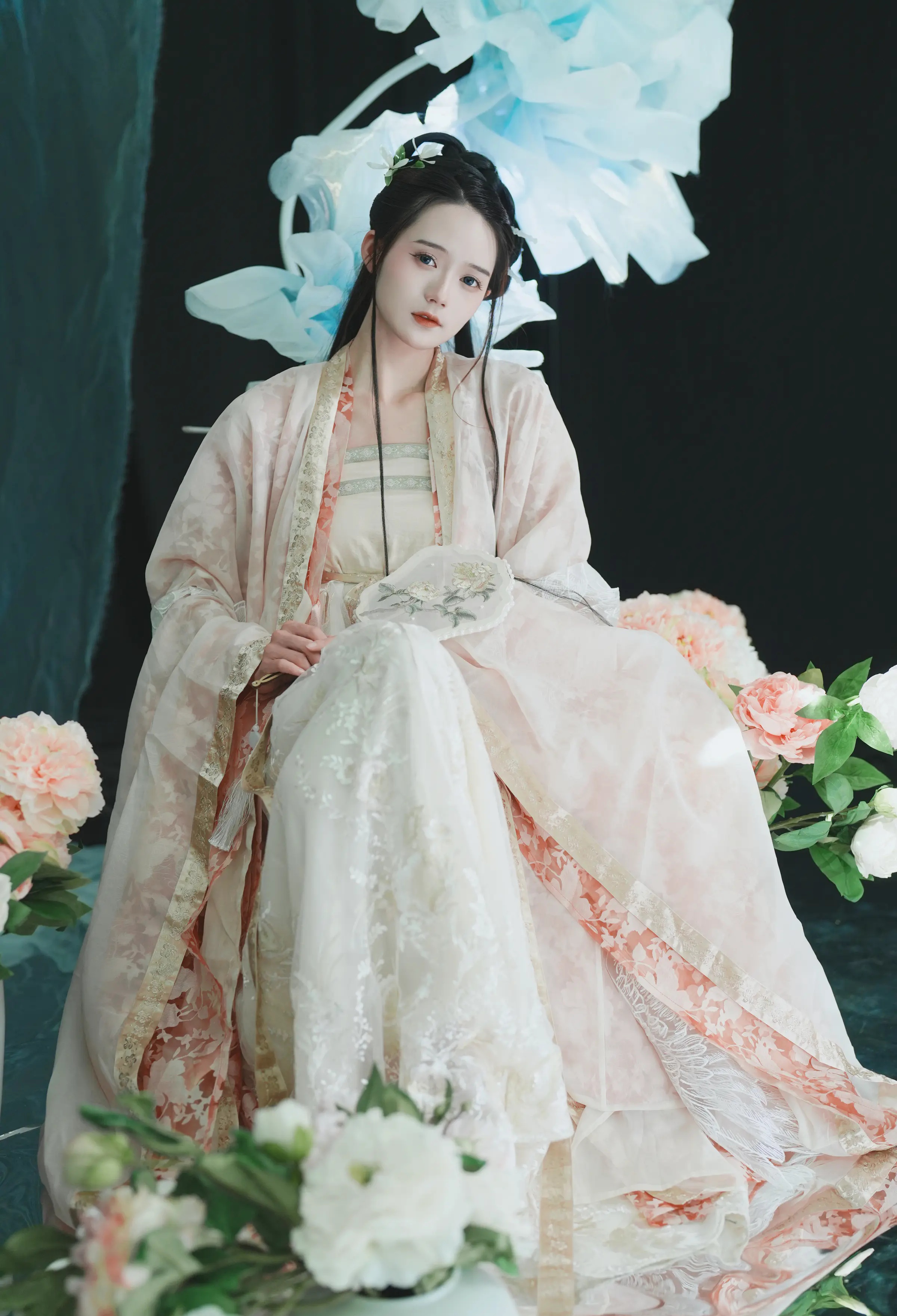 颜值博主_兔子Zzz不吃胡萝卜_No.142 &ndash; 寄明月 主题写真 [38P]-看套图