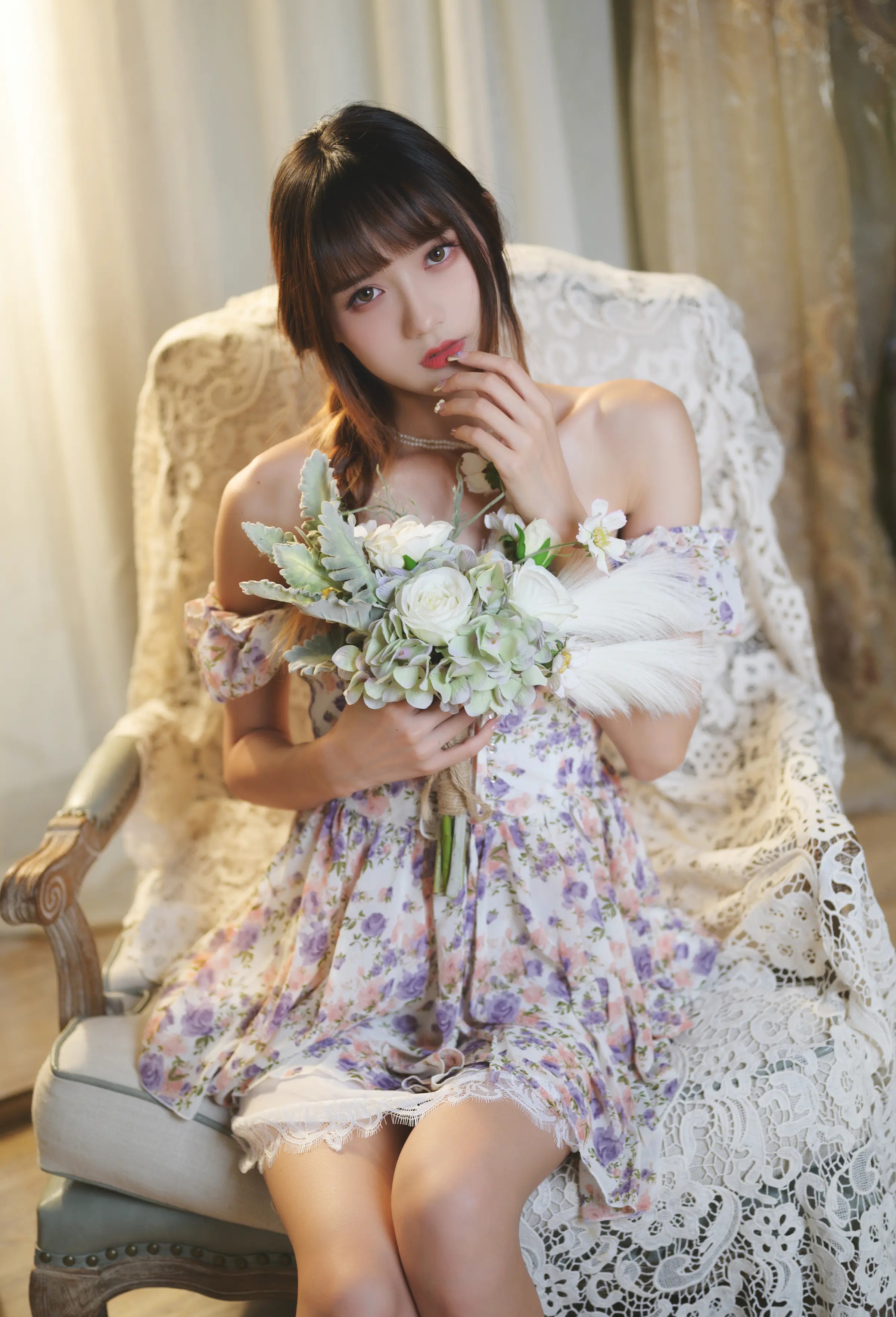 颜值博主_兔子Zzz不吃胡萝卜_No.070 &ndash; 紫丁香 主题写真 [40P]Xiuren秀人写真高清美女套图写真下载-看套图看套图