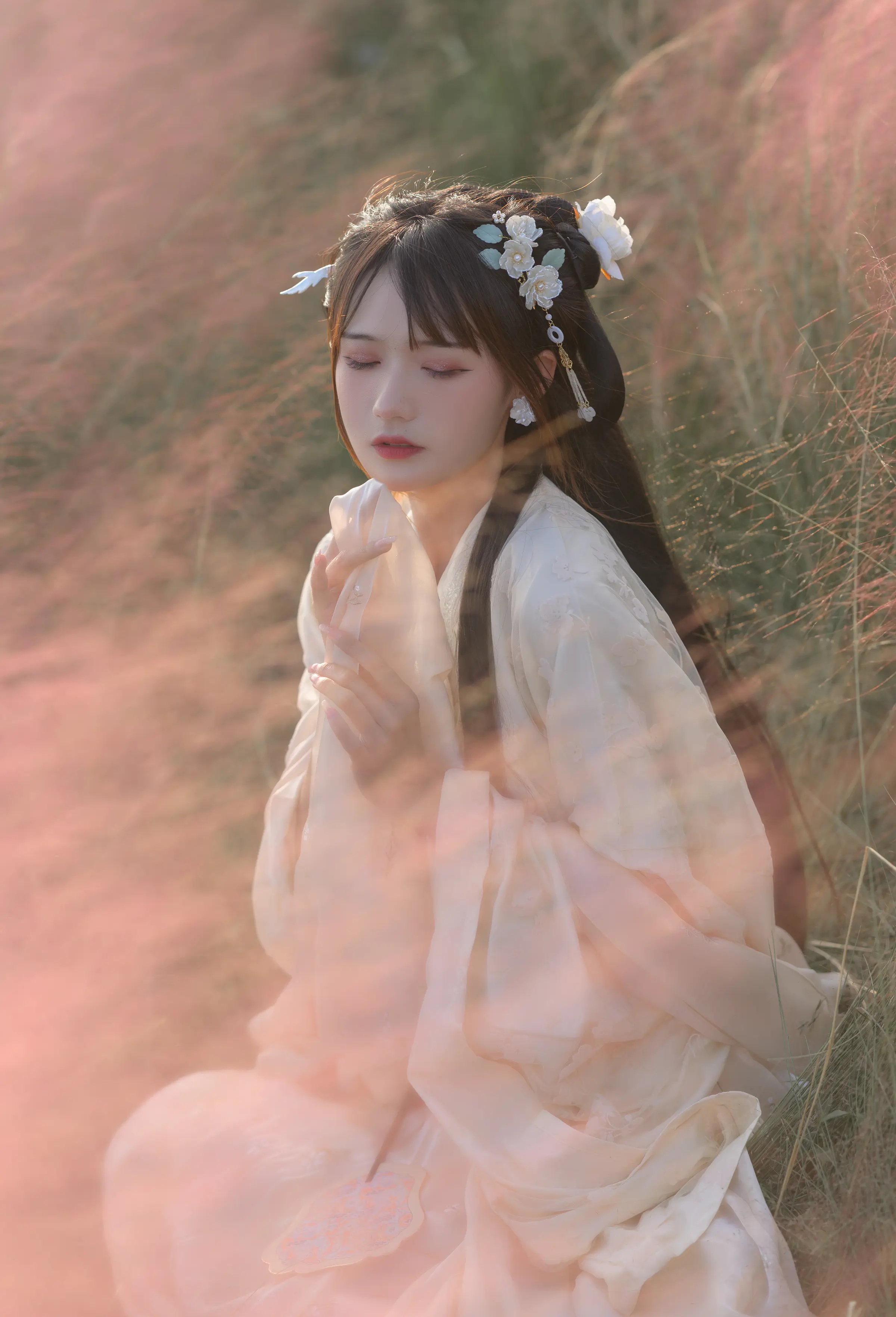 颜值博主_兔子Zzz不吃胡萝卜_No.079 &ndash; 秋风动情 主题写真 [27P]Xiuren秀人写真高清美女套图写真下载-看套图看套图