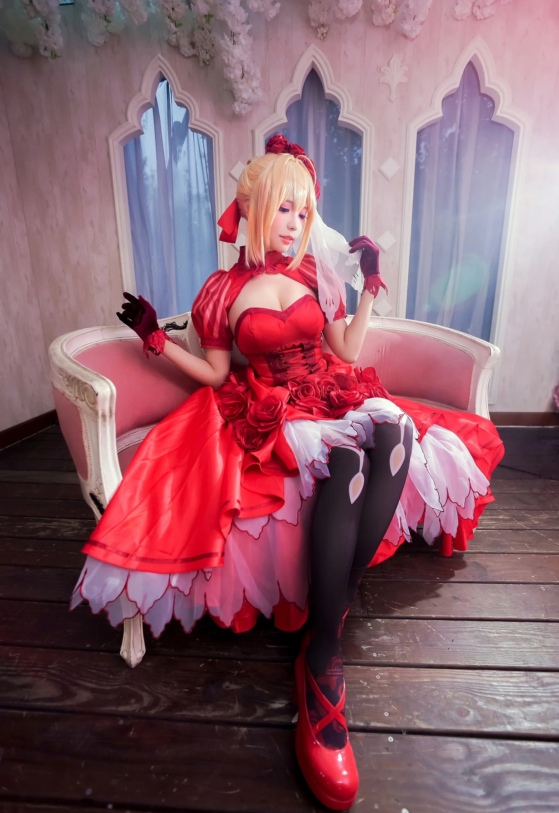 Coser妹子_ElyEE子_No.065 尼禄-红玫瑰 主题写真 [12P]Xiuren秀人写真高清美女套图写真下载-看套图看套图