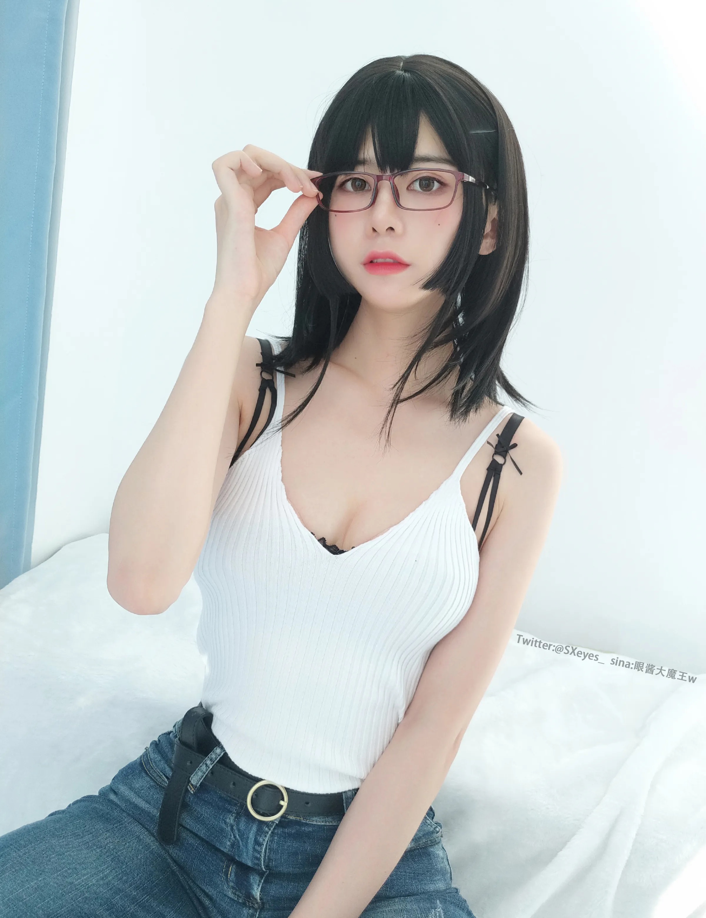 Coser美女_眼酱大魔王w_No.053 &ndash; 牛仔裤 主题写真 [32P]Xiuren秀人写真高清美女套图写真下载-看套图看套图