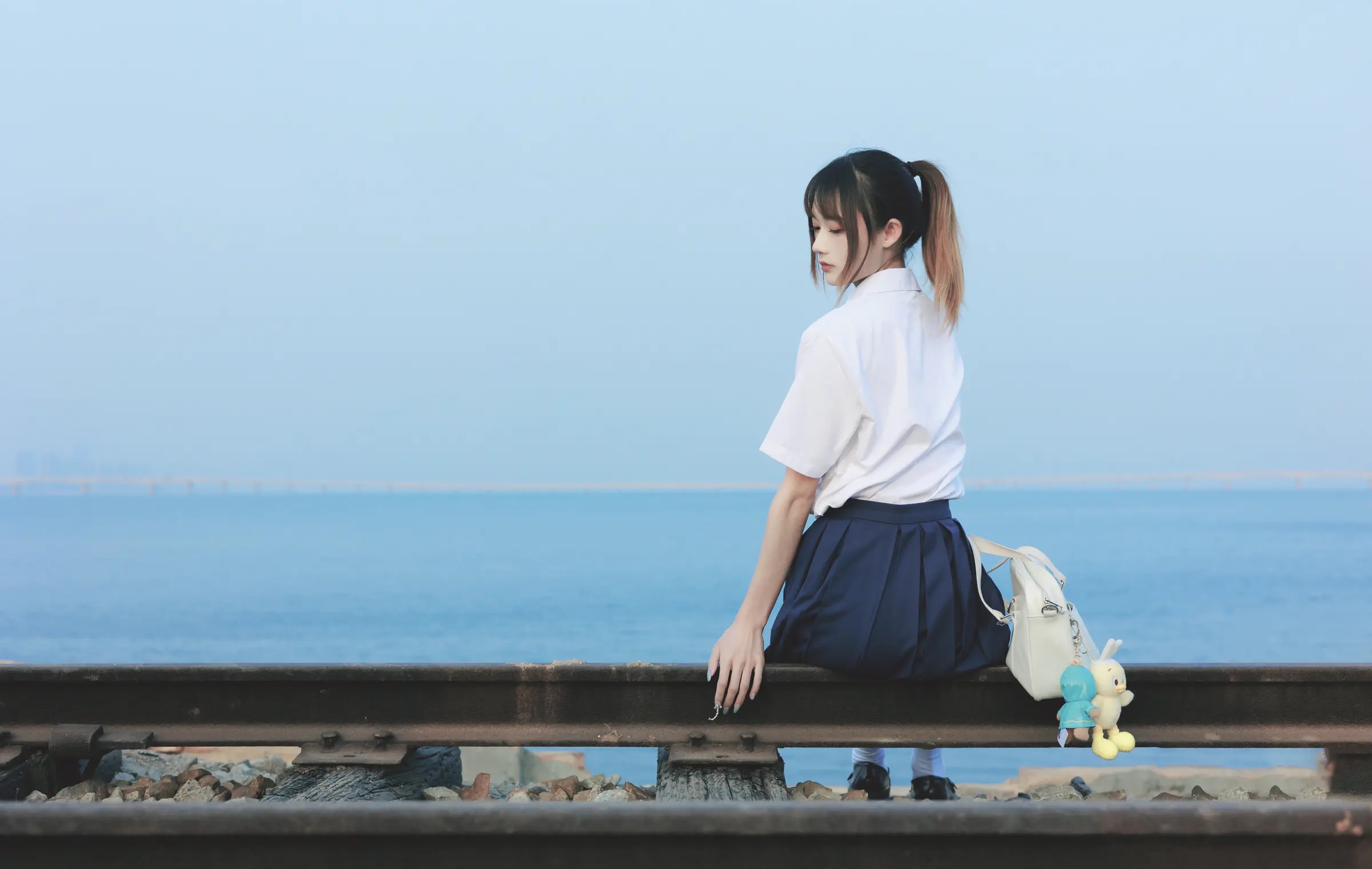 颜值博主_兔子Zzz不吃胡萝卜_No.075 &ndash; 海风的声 主题写真 [38P]Xiuren秀人写真高清美女套图写真下载-看套图看套图