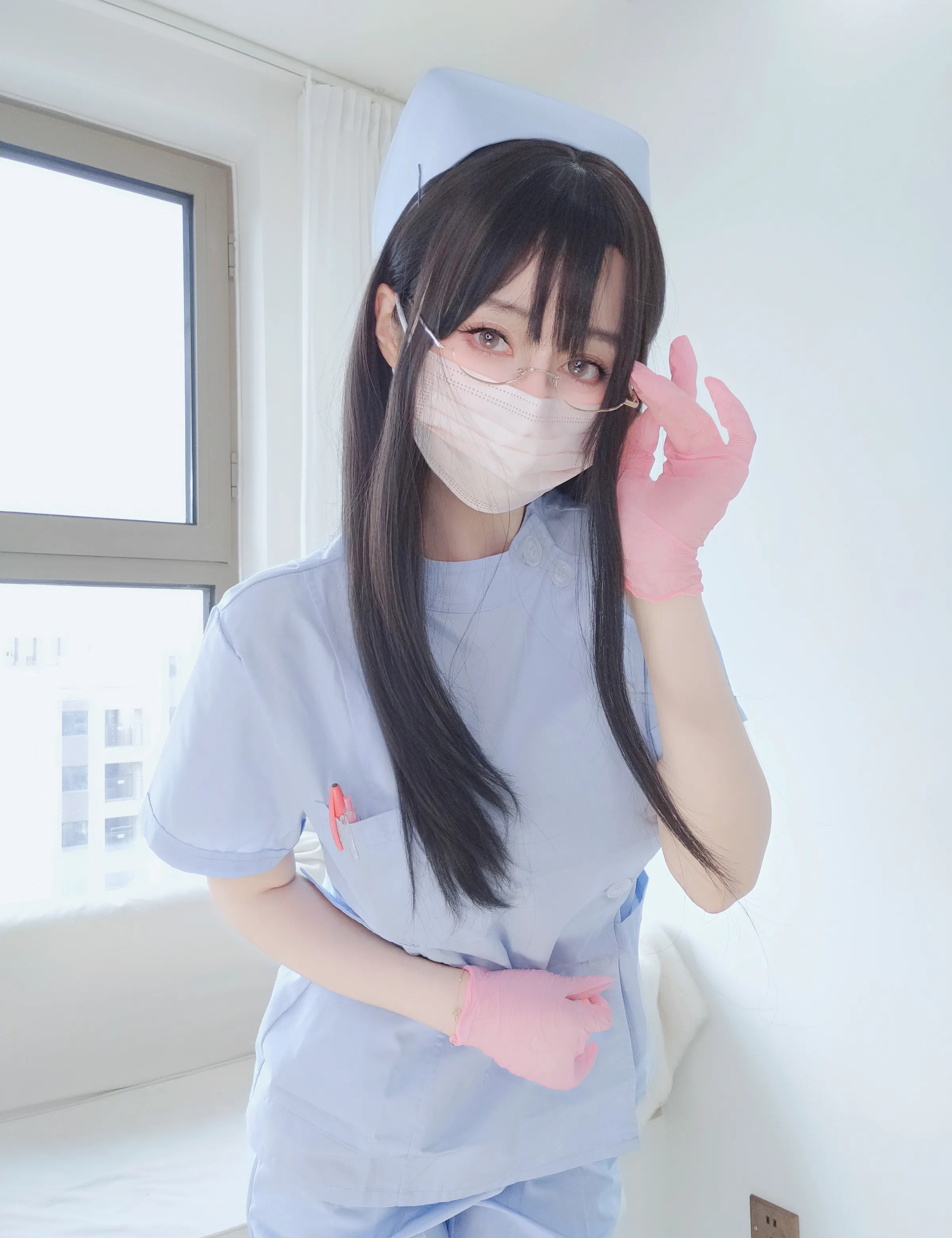 国产Coser美女_白银81_No.208 &ndash; 自摄Vol.95 蓝色护士 [162P]-看套图