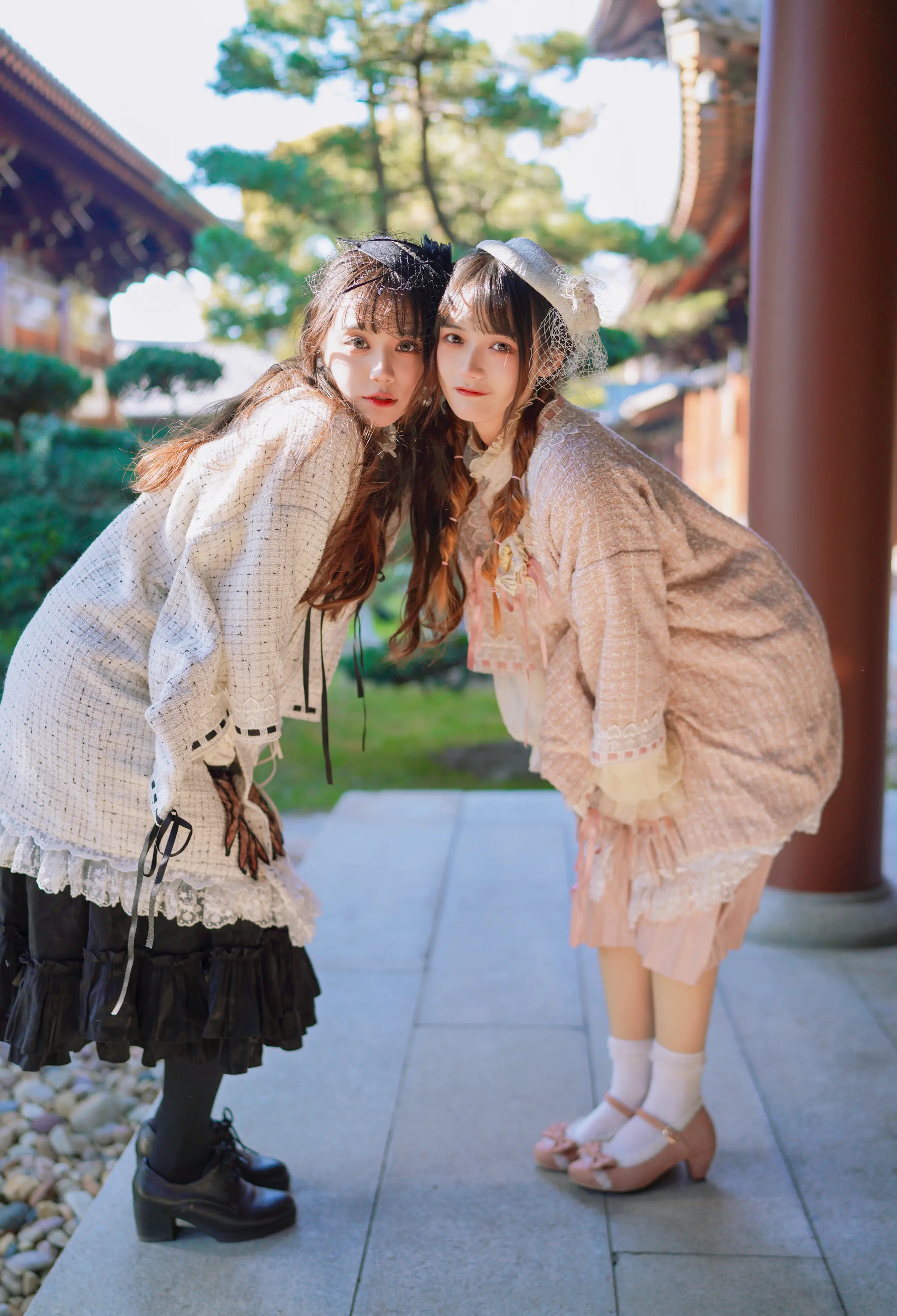 颜值博主_兔子Zzz不吃胡萝卜_No.134 &ndash; 西洋姐妹花 主题写真 [34P]-看套图