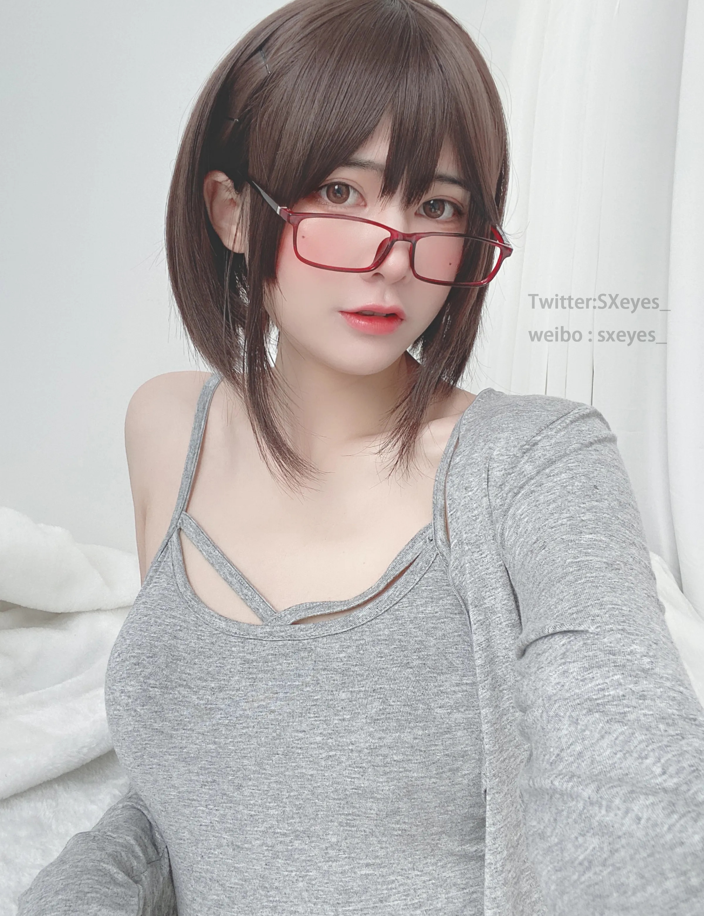 Coser美女_眼酱大魔王w_No.055 &ndash; 肉丝连衣裙 主题写真 [30P]Xiuren秀人写真高清美女套图写真下载-看套图看套图