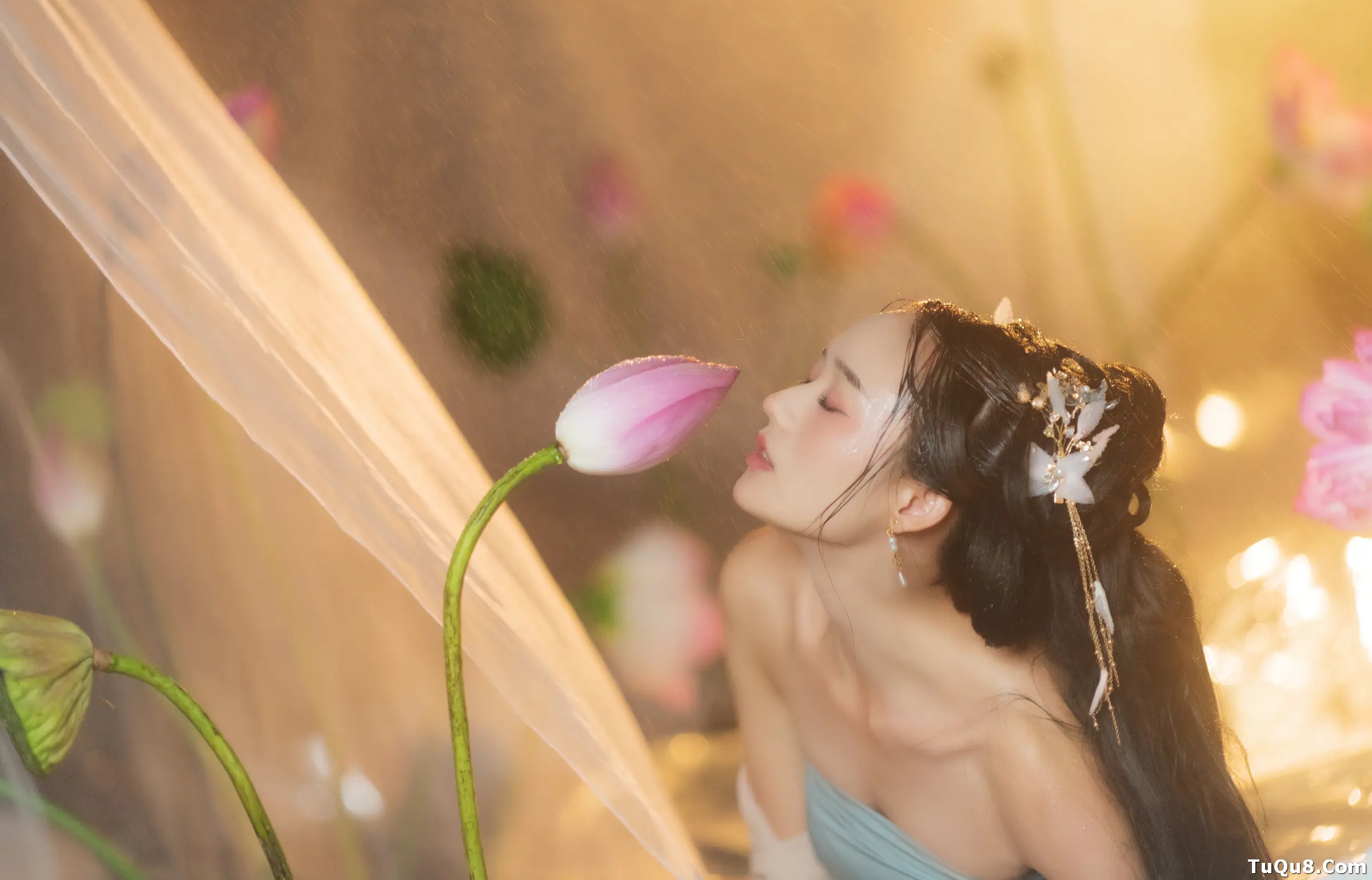 颜值博主_兔子Zzz不吃胡萝卜_No.049 &ndash; 清欢 主题写真 [34P]Xiuren秀人写真高清美女套图写真下载-看套图看套图