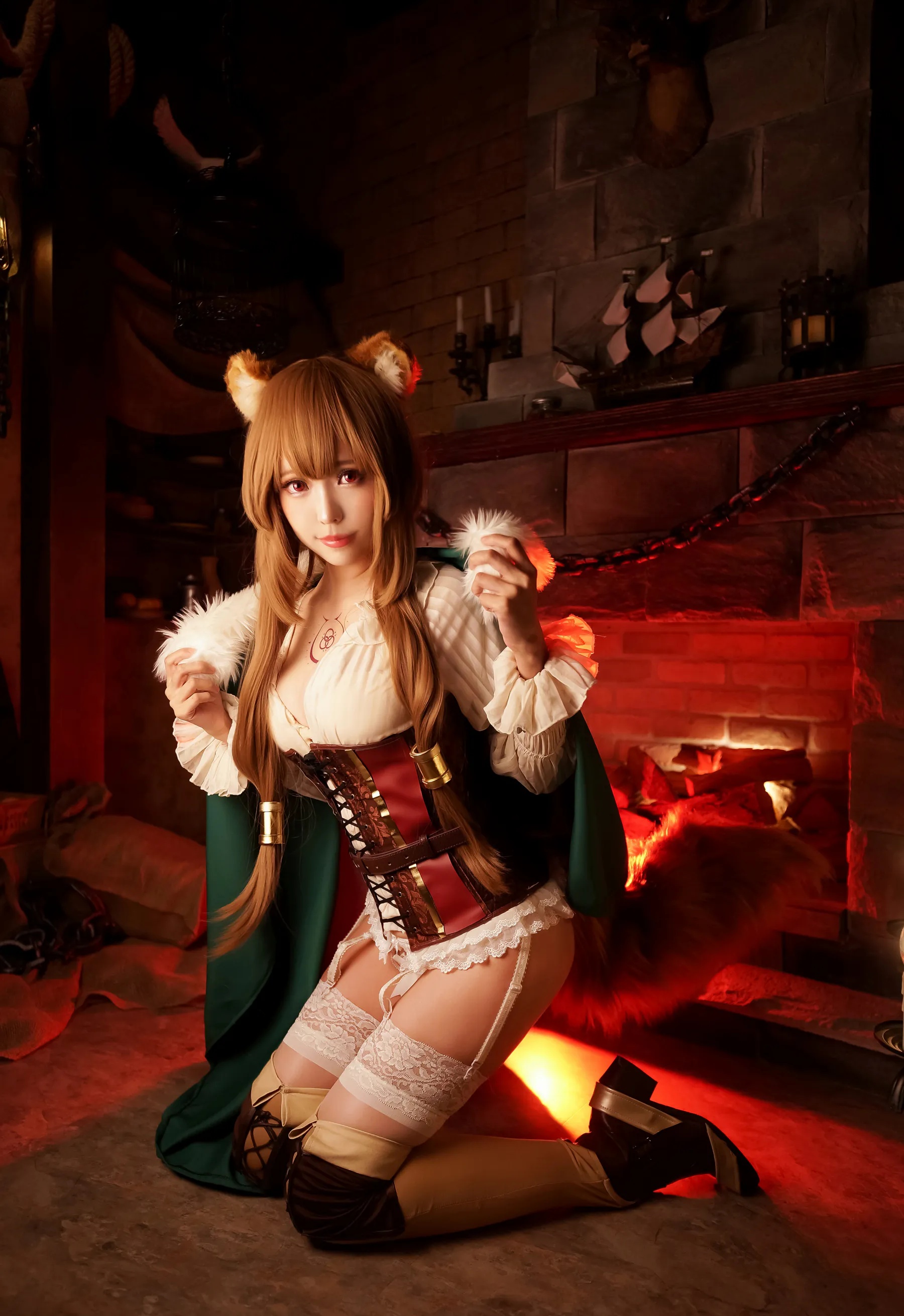 Coser妹子_ElyEE子_No.054 小浣熊-壁炉 主题写真 [16P]Xiuren秀人写真高清美女套图写真下载-看套图看套图