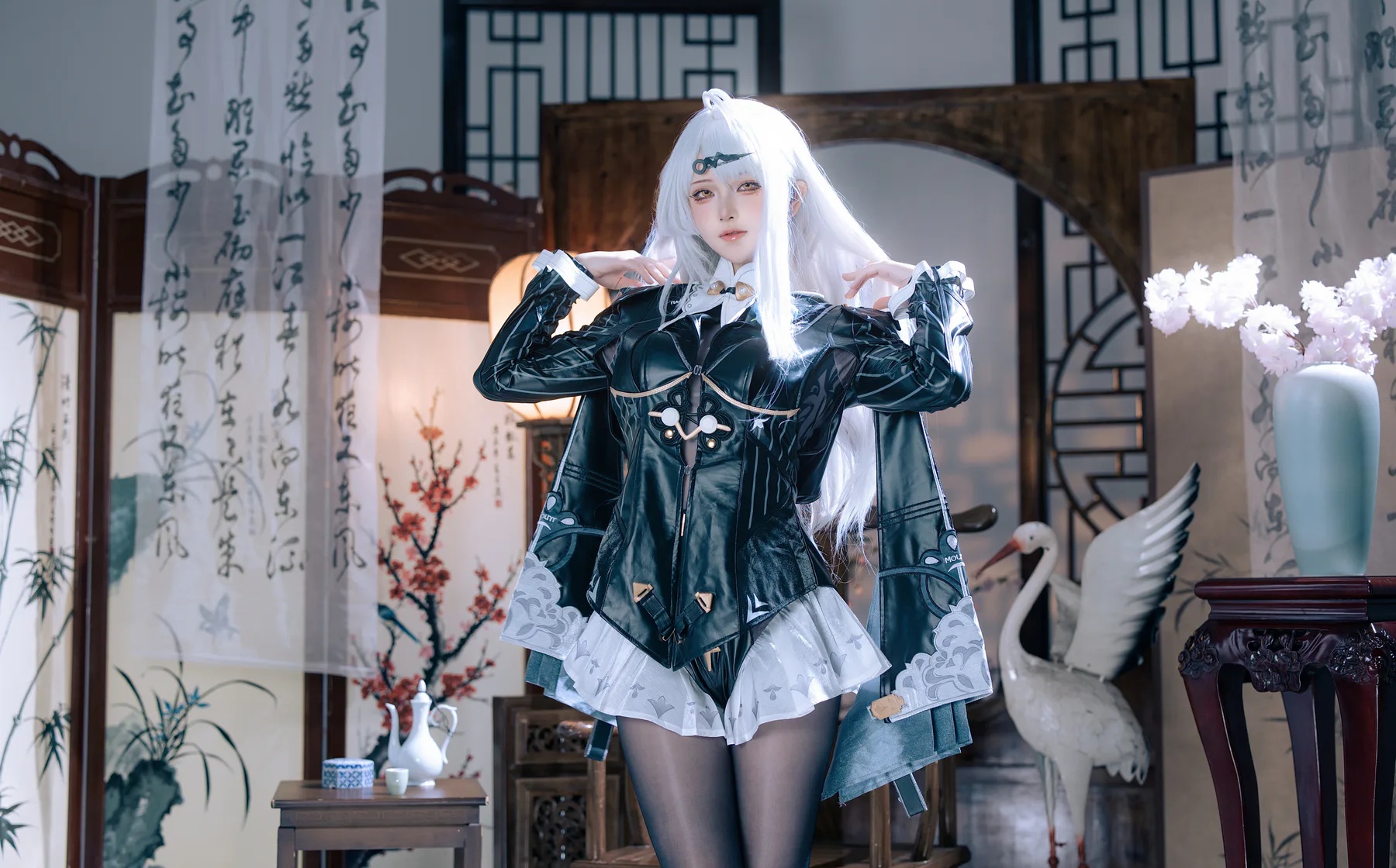动漫博主_屿鱼Yukako_No.062 &ndash; 仪玄 墨形影踪 主题写真 [50P]Xiuren秀人写真高清美女套图写真下载-看套图看套图