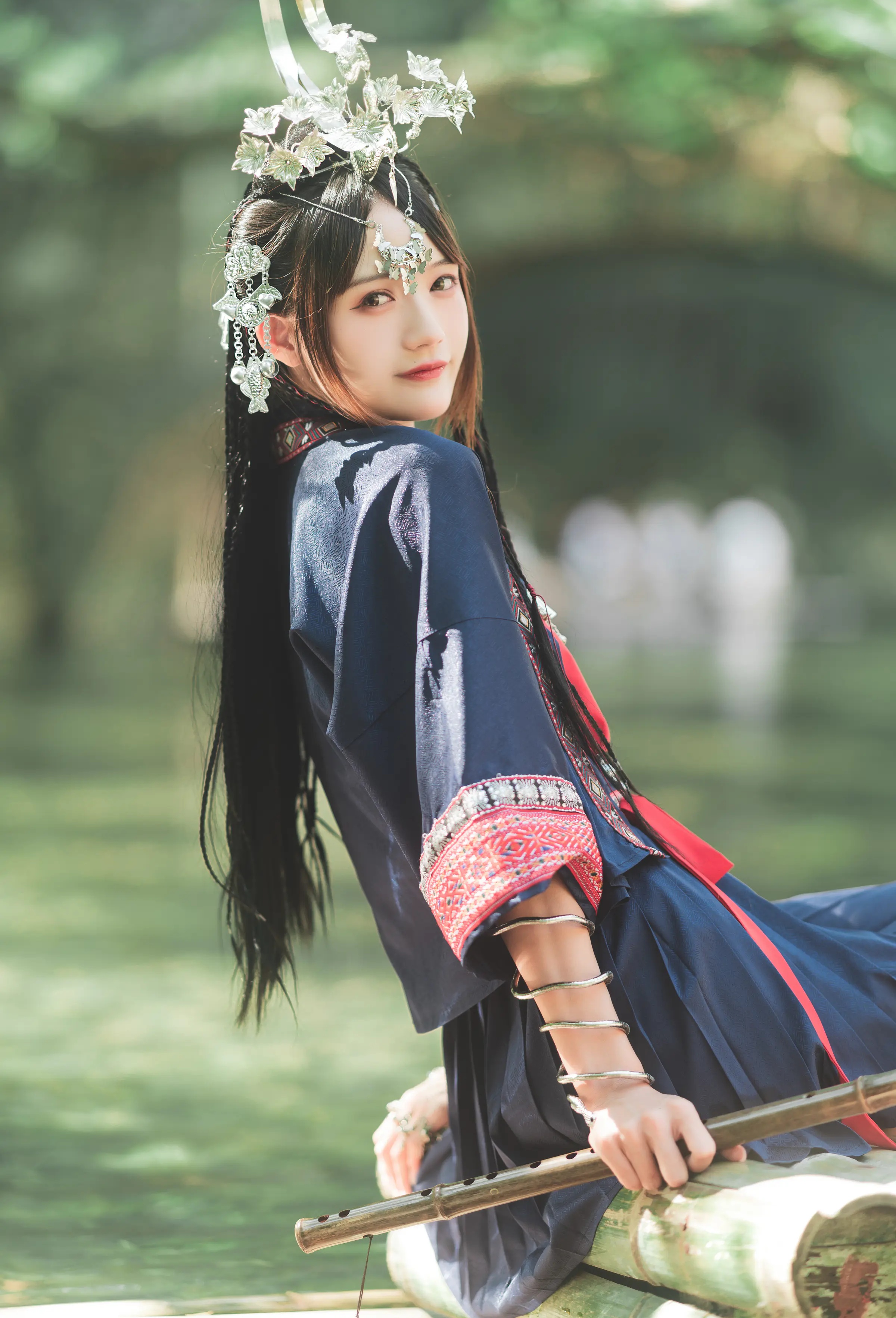 颜值博主_兔子Zzz不吃胡萝卜_No.077 &ndash; 苗疆一梦 主题写真 [41P]Xiuren秀人写真高清美女套图写真下载-看套图看套图