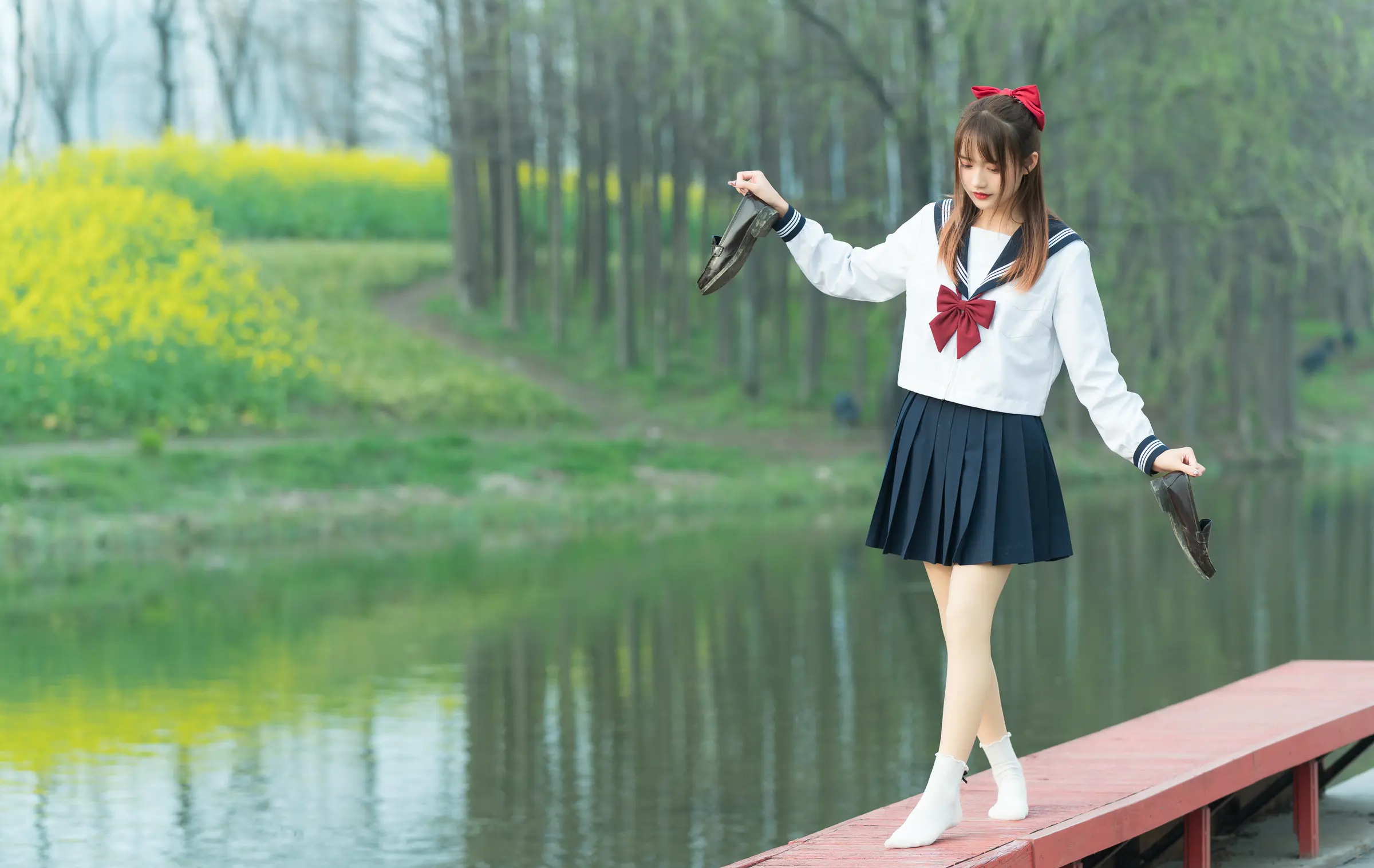 颜值博主_兔子Zzz不吃胡萝卜_No.062 &ndash; 追追风 主题写真 [32P]Xiuren秀人写真高清美女套图写真下载-看套图看套图