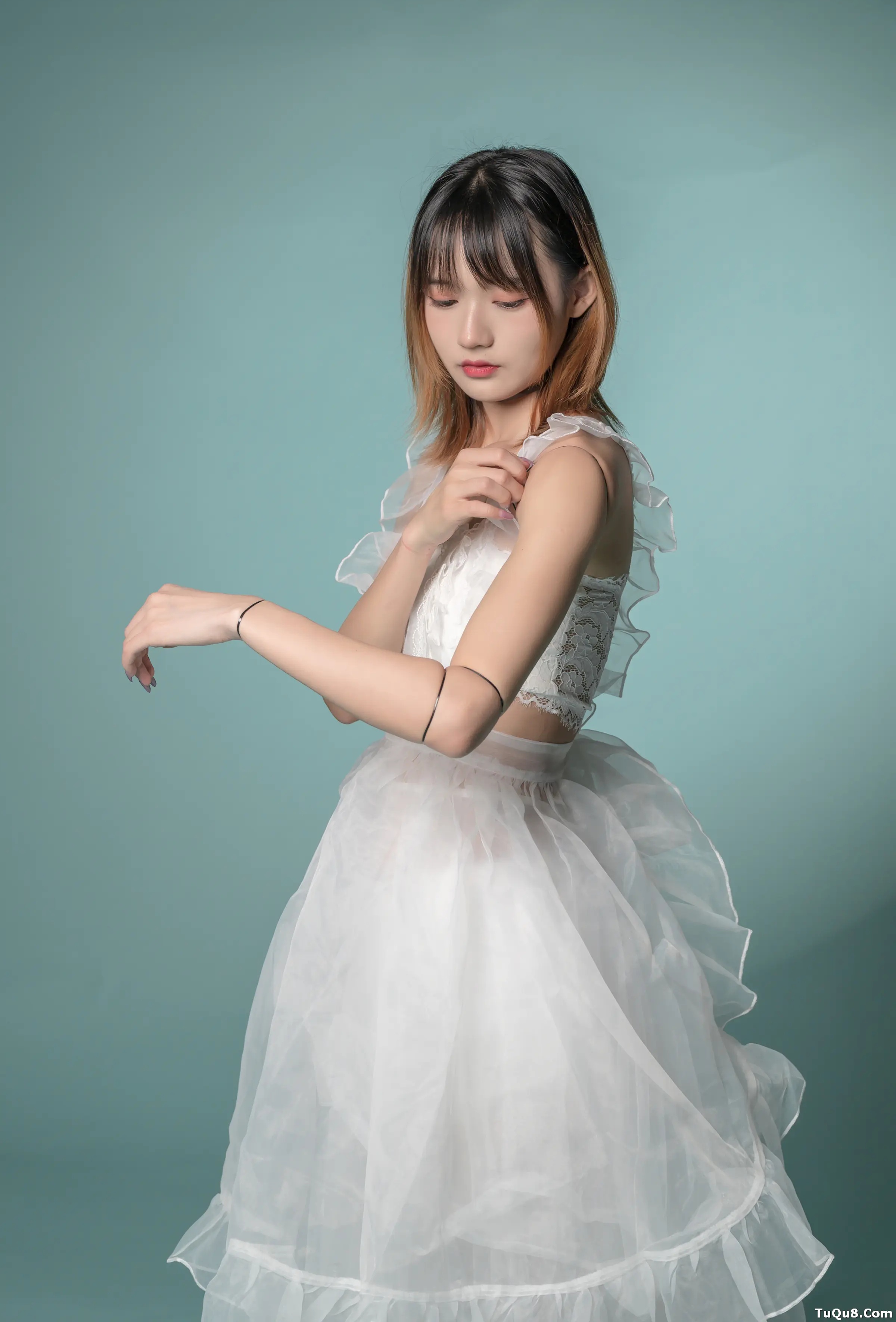 颜值博主_兔子Zzz不吃胡萝卜_No.046 &ndash; 木偶 主题写真 [25P]Xiuren秀人写真高清美女套图写真下载-看套图看套图