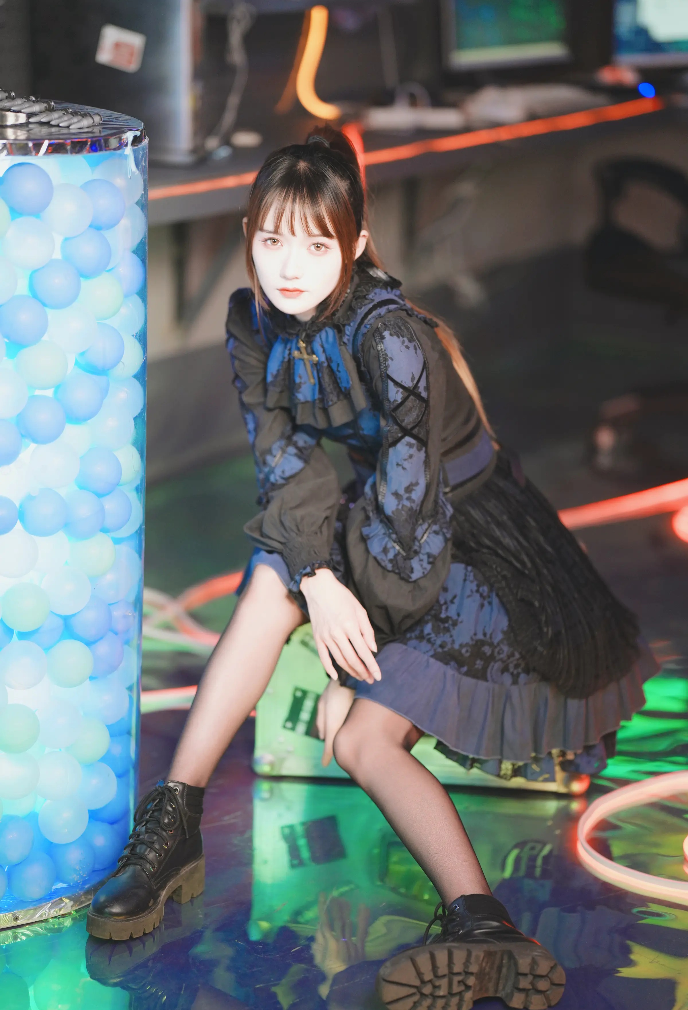 颜值博主_兔子Zzz不吃胡萝卜_No.147 &ndash; 赛博折翼天使 主题写真 [29P]-看套图