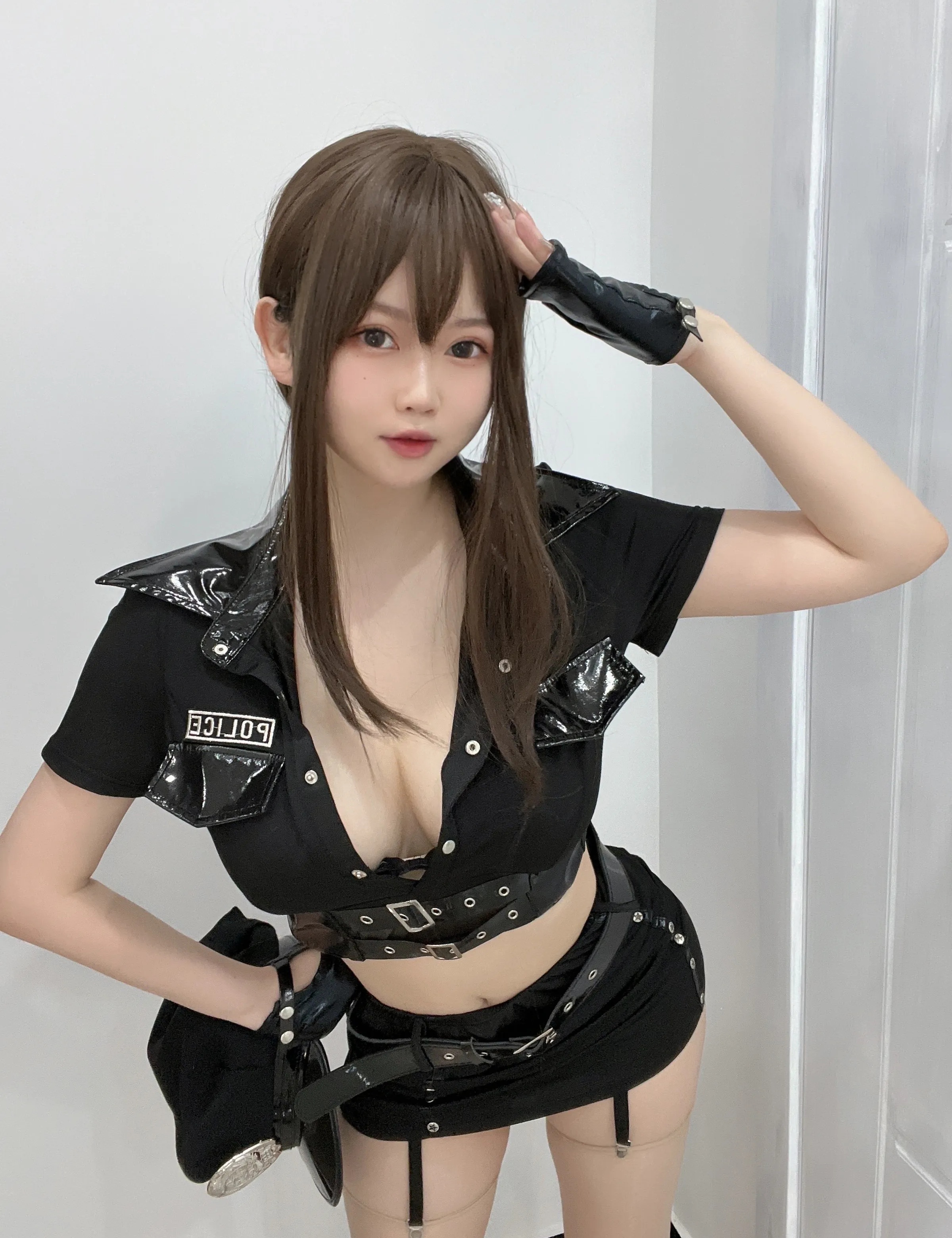Coser美女_是依酱吖_No.057 女警 主题写真 [30P]-看套图
