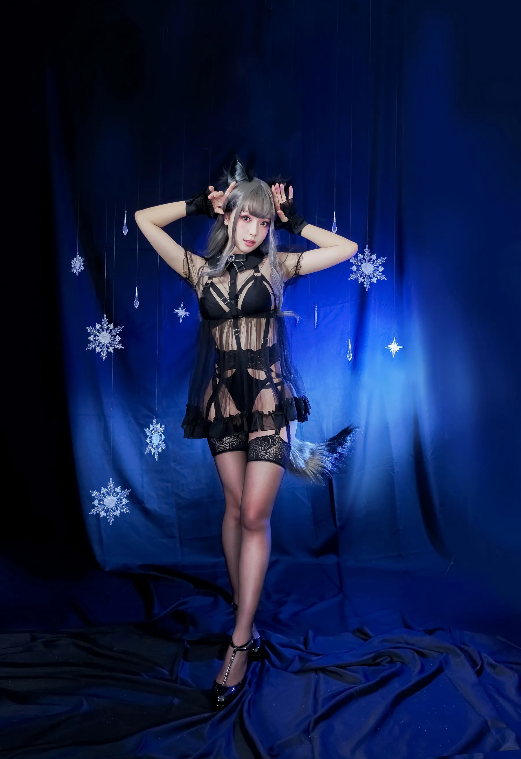 Coser妹子_ElyEE子_No.050 灰太狼-黑色透视 主题写真 [33P]Xiuren秀人写真高清美女套图写真下载-看套图看套图