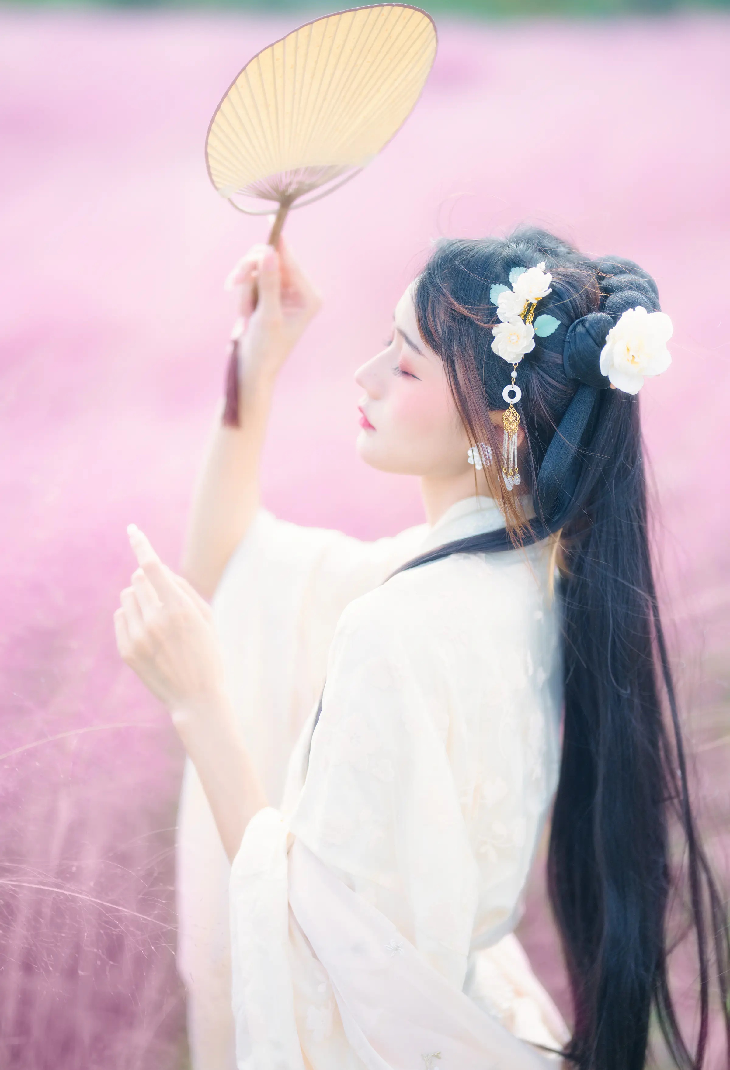 颜值博主_兔子Zzz不吃胡萝卜_No.066 &ndash; 粉草回忆 主题写真 [21P]Xiuren秀人写真高清美女套图写真下载-看套图看套图