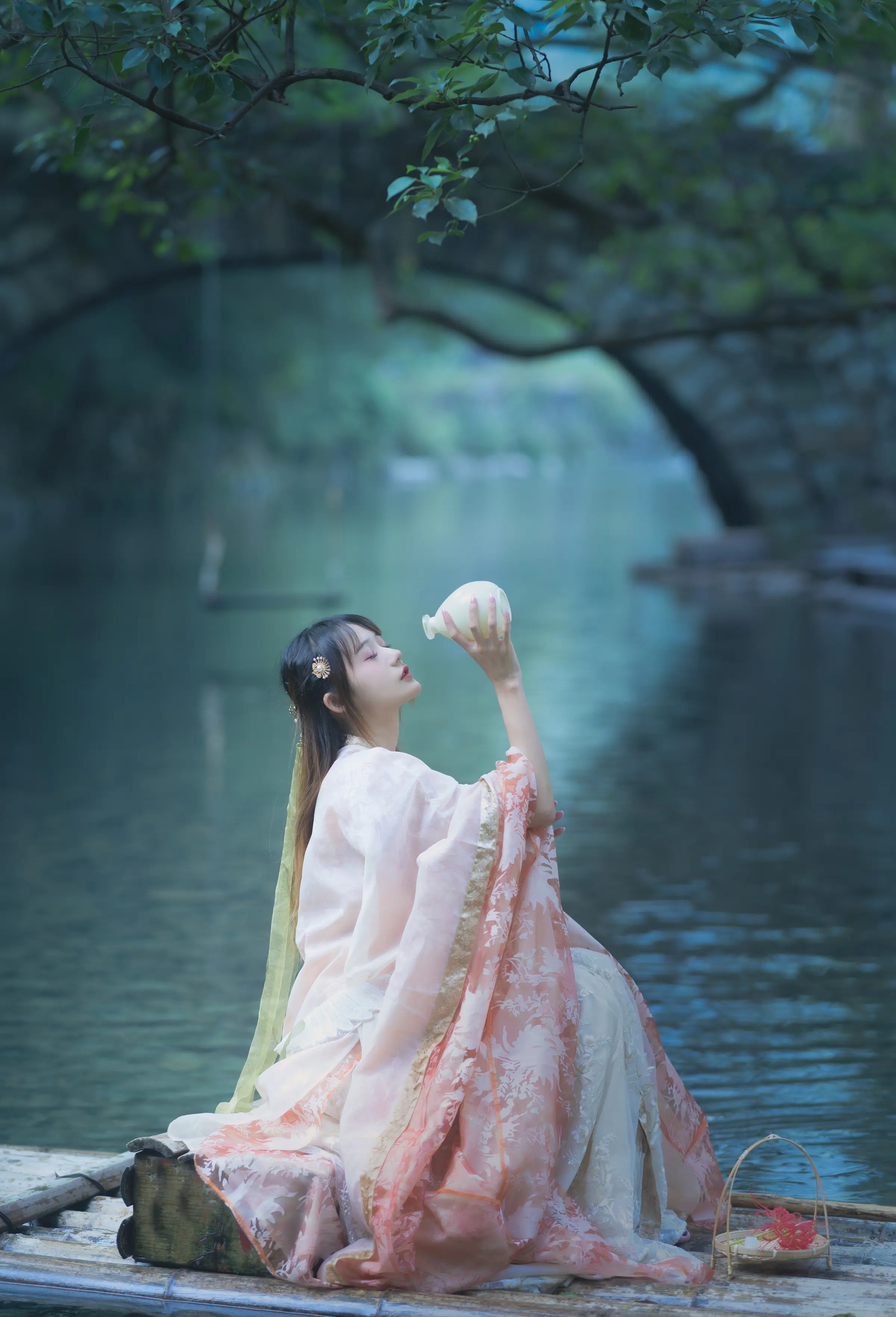 颜值博主_兔子Zzz不吃胡萝卜_No.089 &ndash; 烟雨江南 主题写真 [28P]-看套图