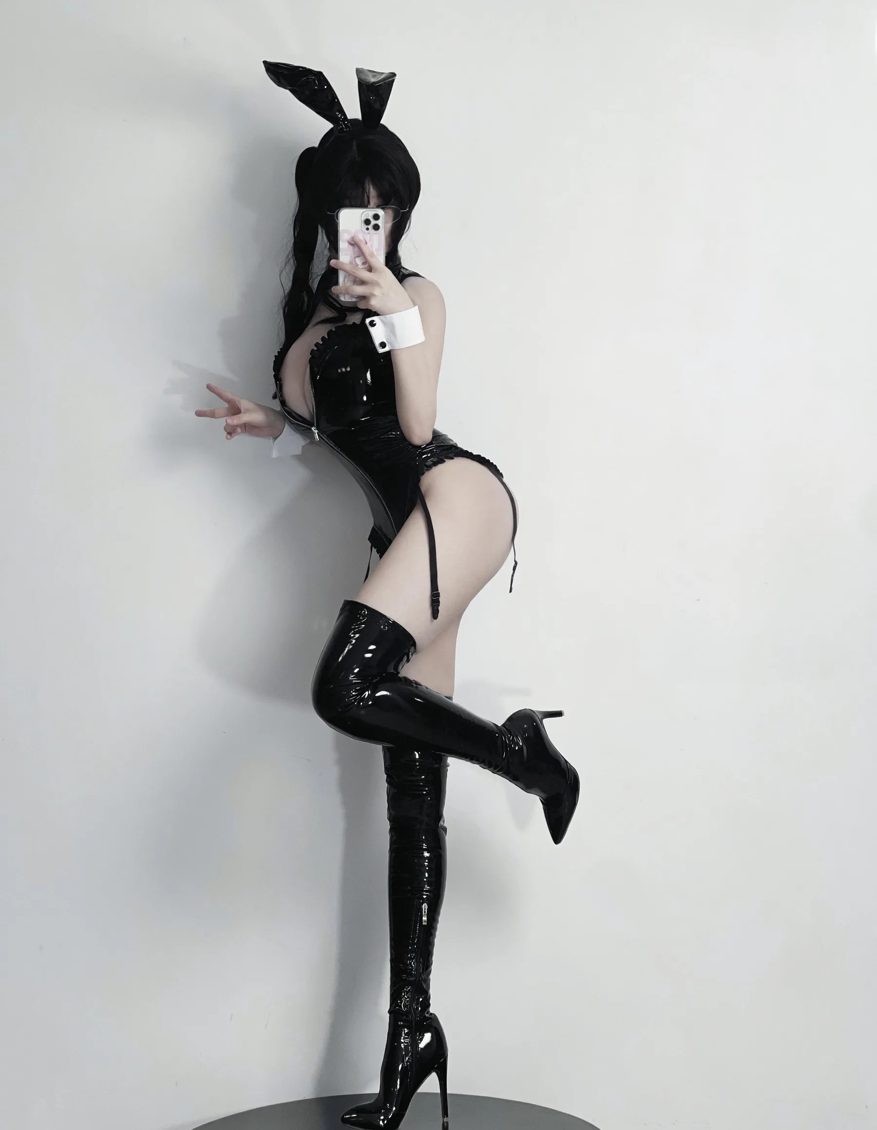 颜值博主_幼愛Youmeko_No.025 &ndash; 黑漆皮高跟 兔女郎 [29P]Xiuren秀人写真高清美女套图写真下载-看套图看套图