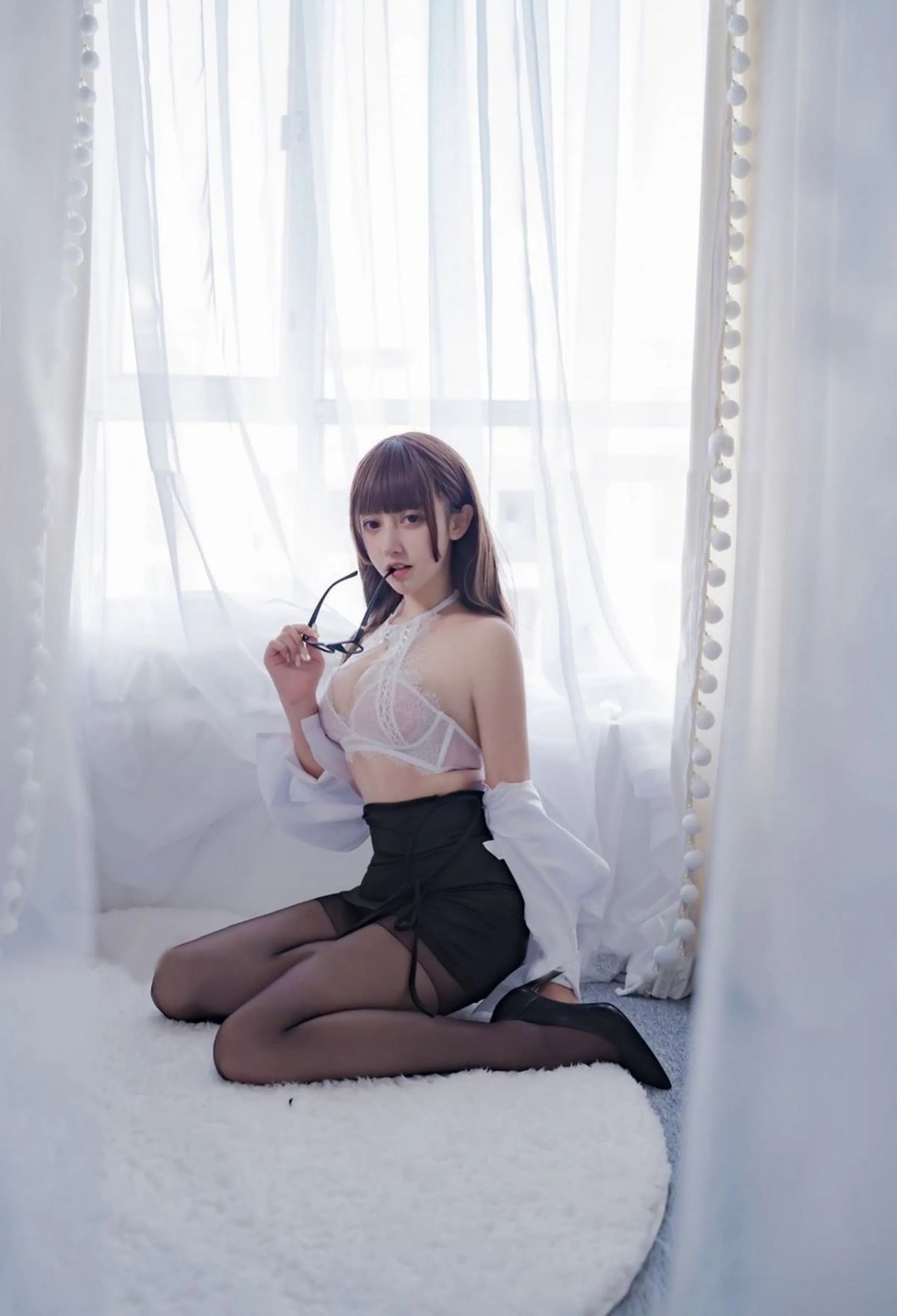 Coser美女_过期米线线喵_No.132 小秘书 主题写真 [37P]Xiuren秀人写真高清美女套图写真下载-看套图看套图