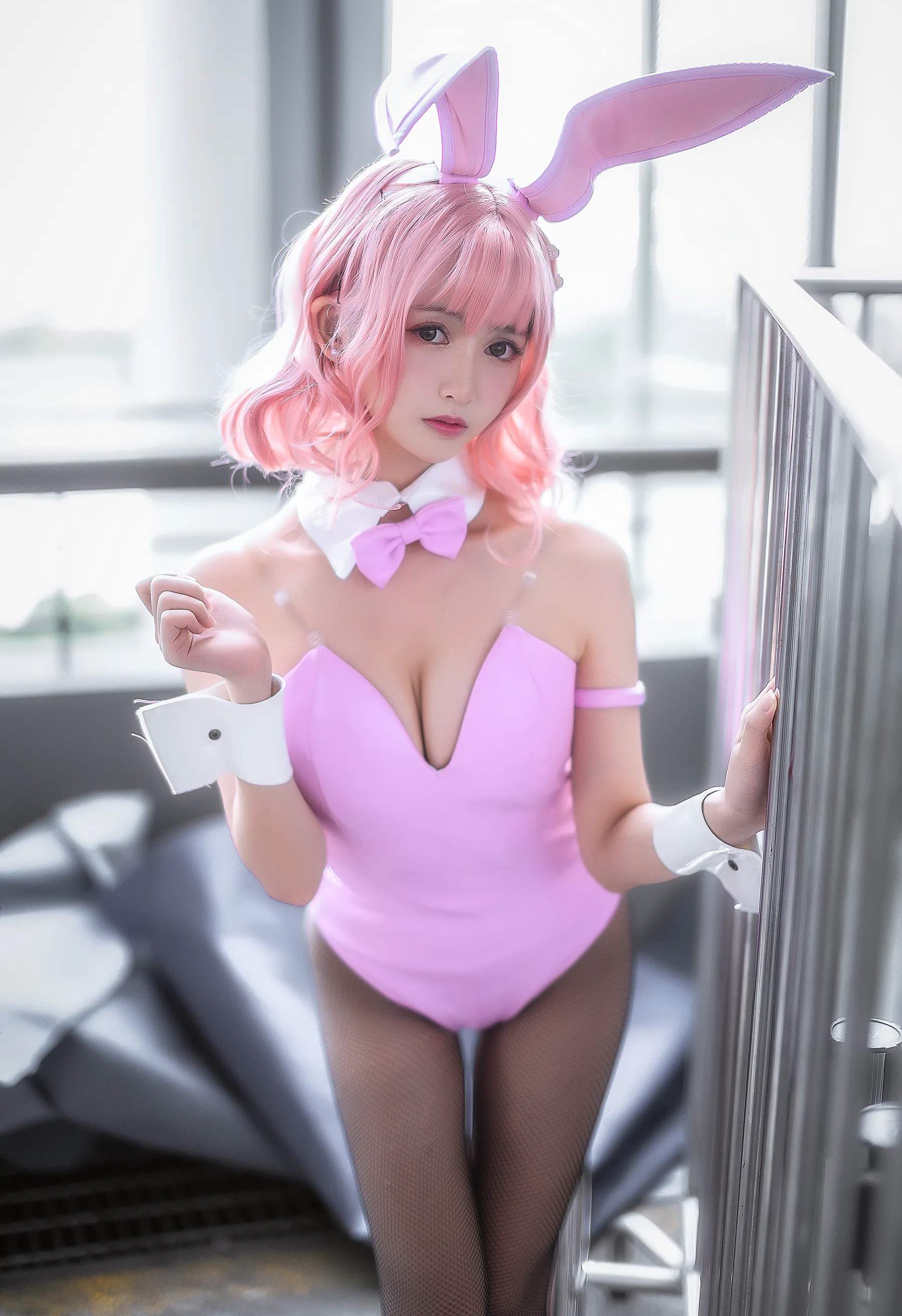 动漫博主_鳗鱼霏儿_No.007 粉红兔女郎 主题写真 [9P]Xiuren秀人写真高清美女套图写真下载-看套图看套图